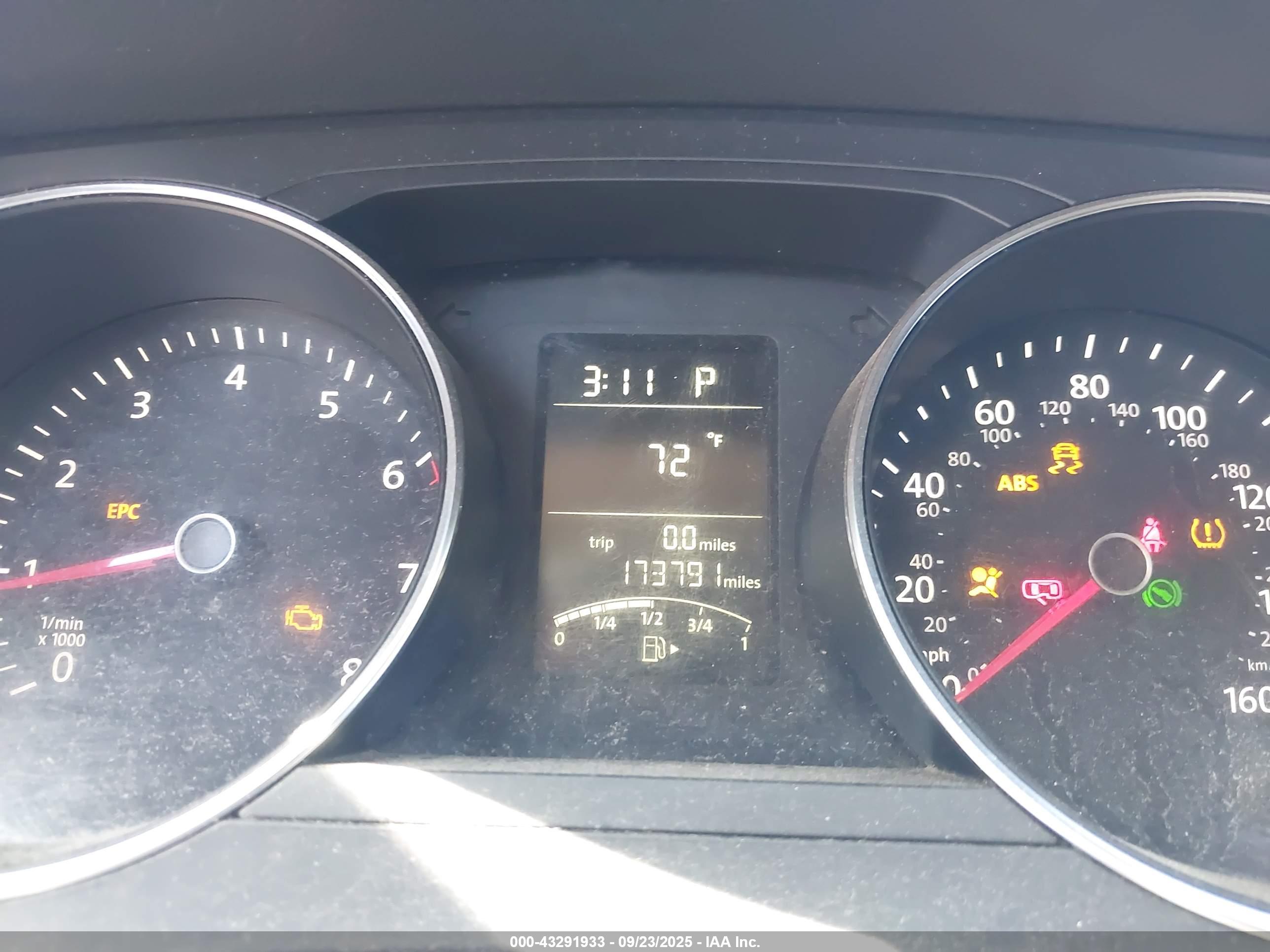 VOLKSWAGEN JETTA image 7