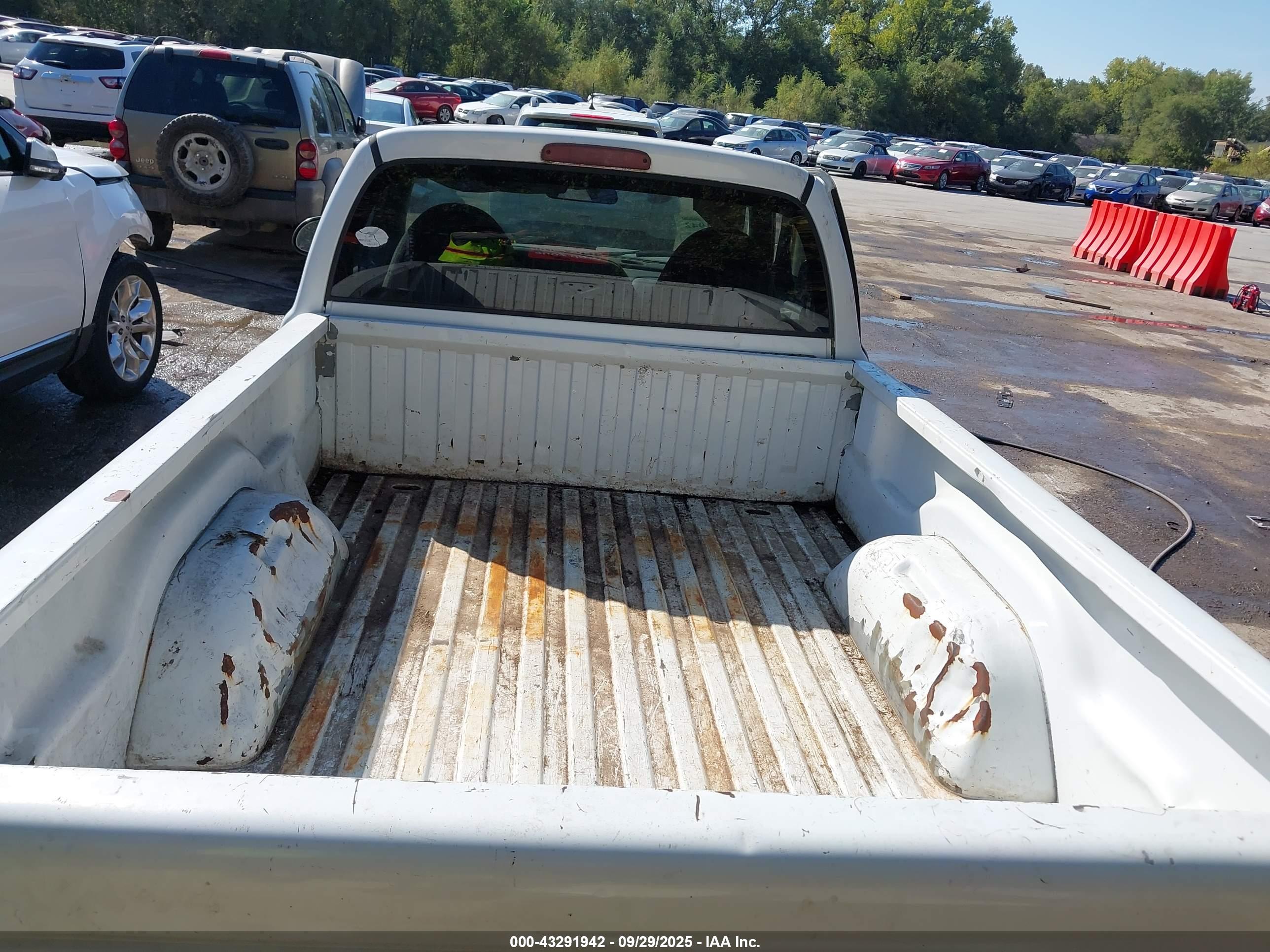 DODGE DAKOTA image 8