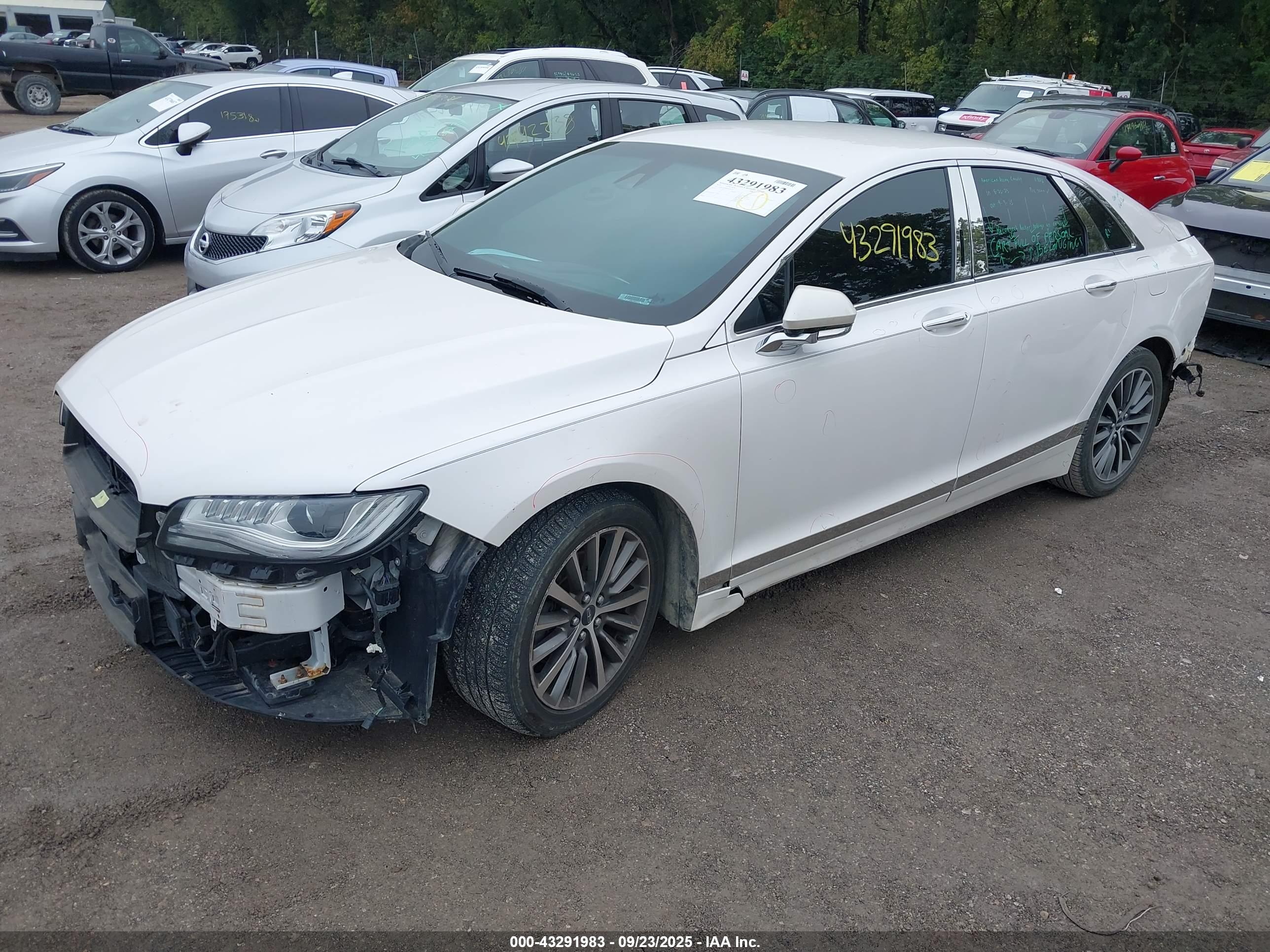 LINCOLN MKZ image 2