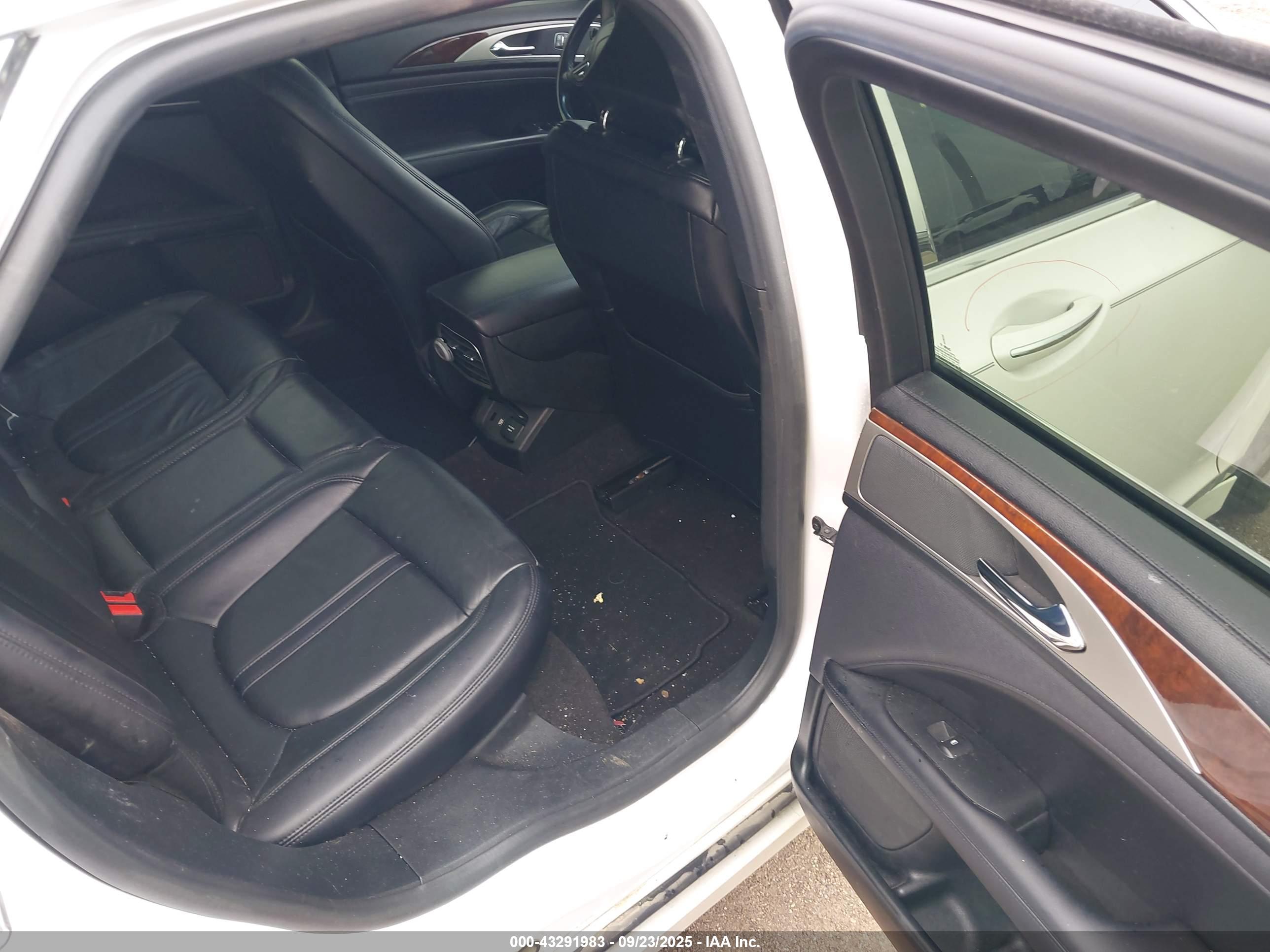 LINCOLN MKZ image 8