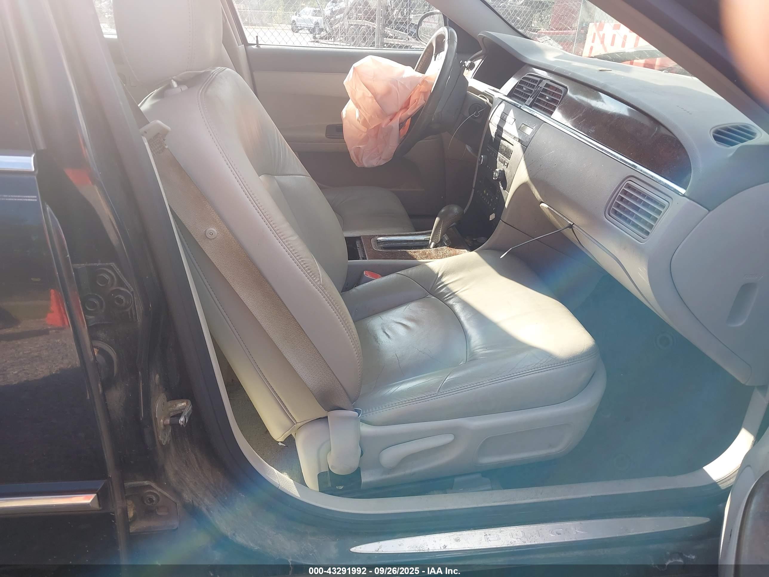 BUICK LACROSSE image 5