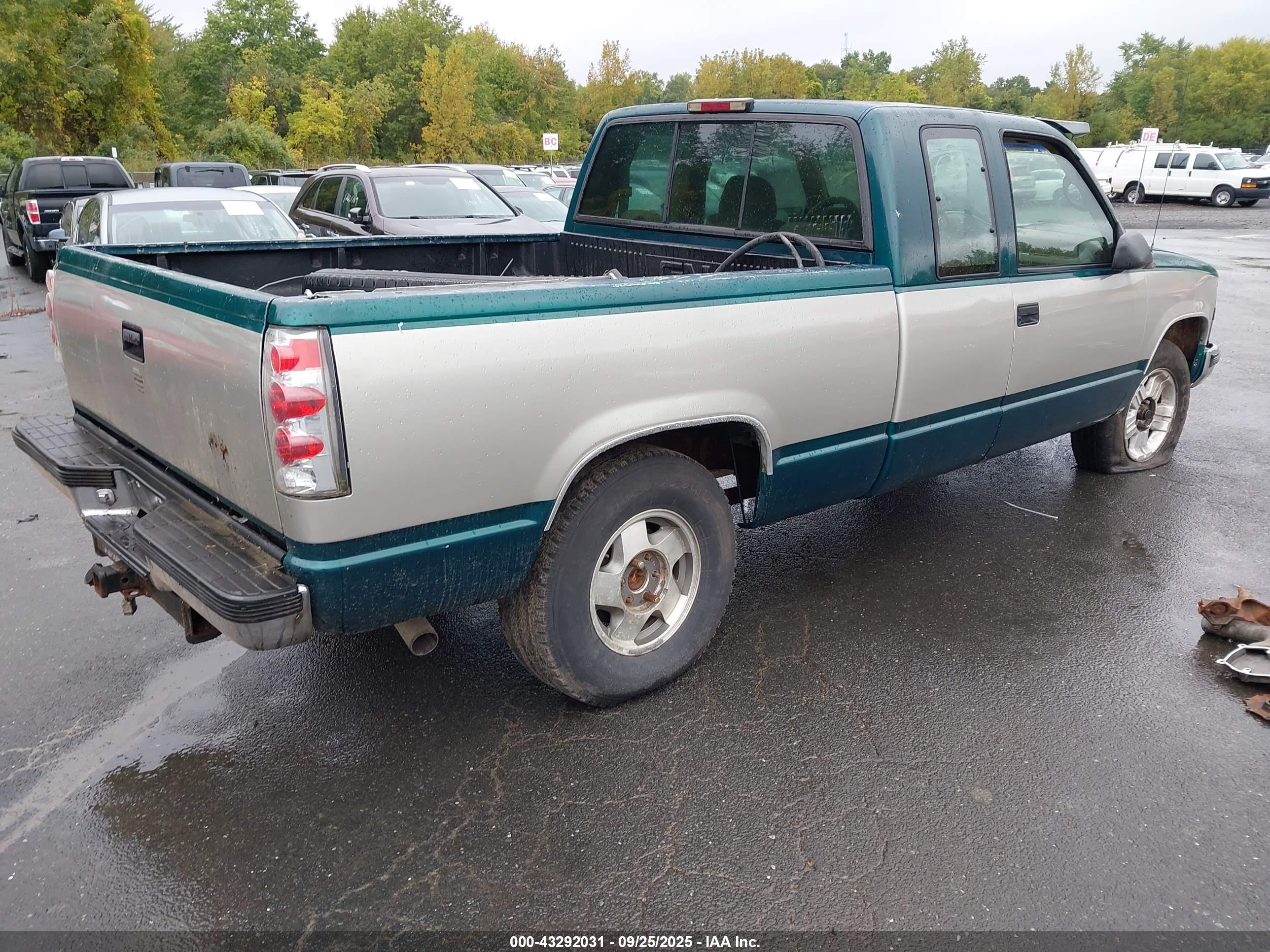 CHEVROLET GMT-400 image 4