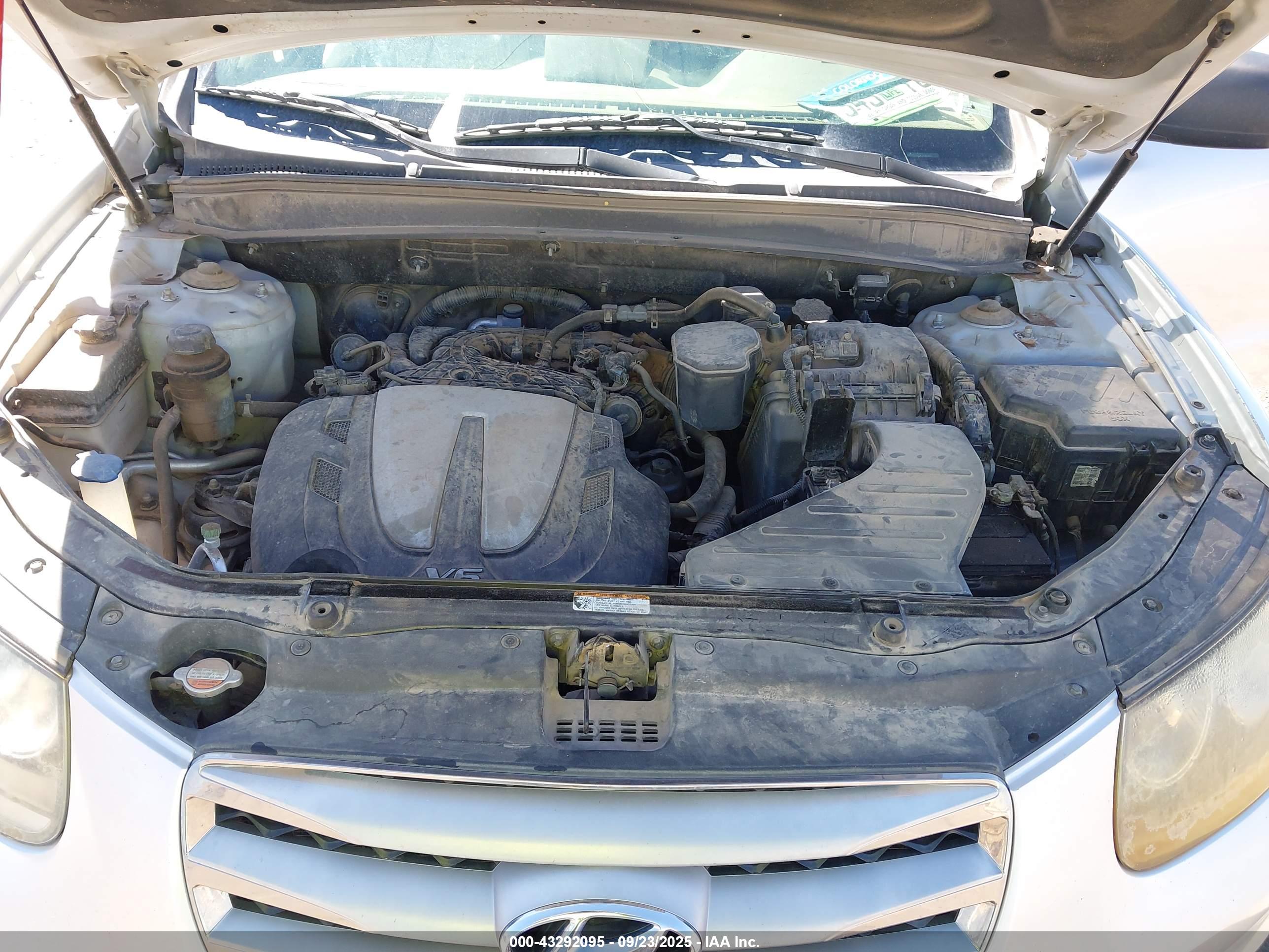 HYUNDAI SANTA image 10