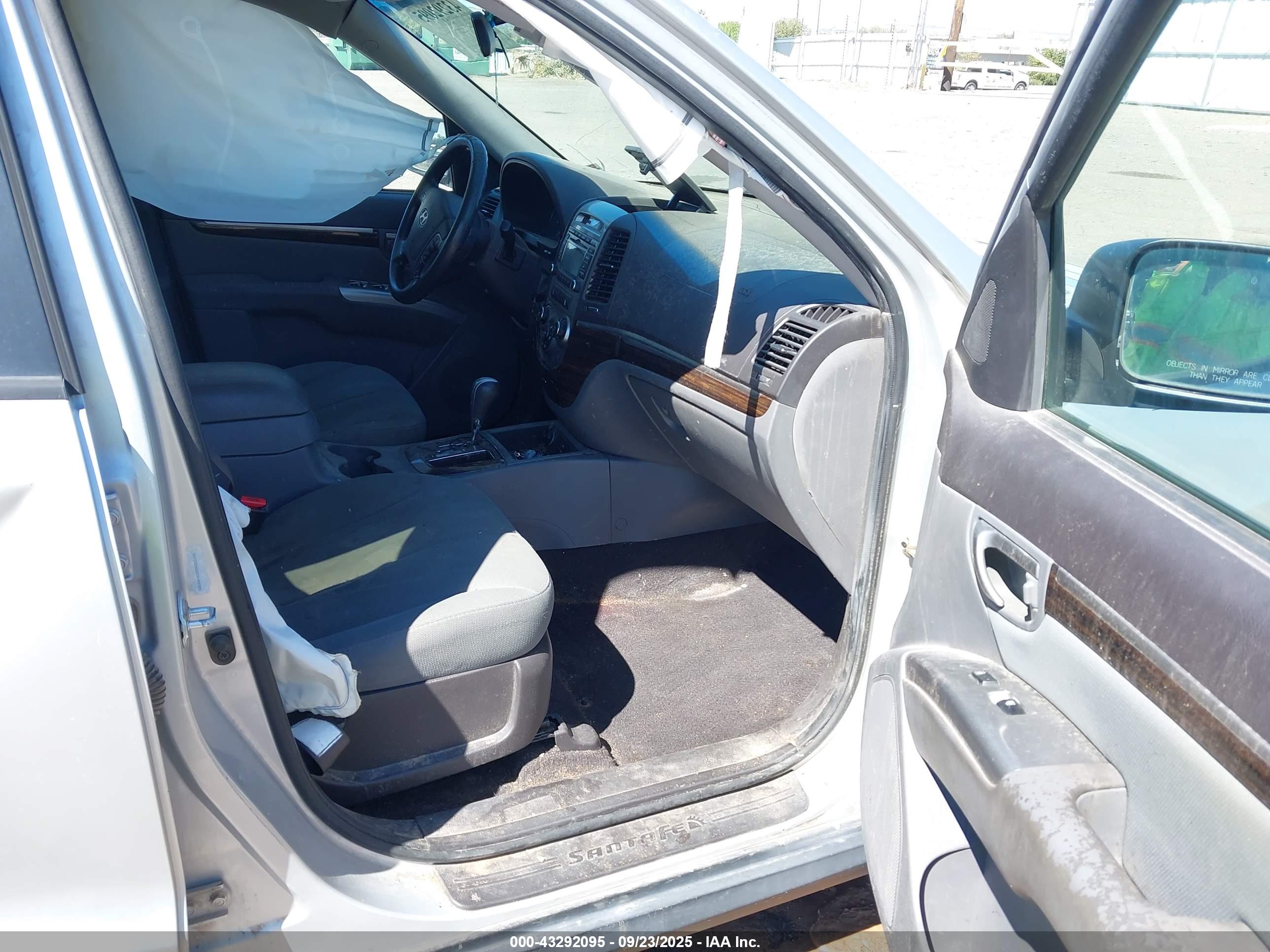 HYUNDAI SANTA image 5
