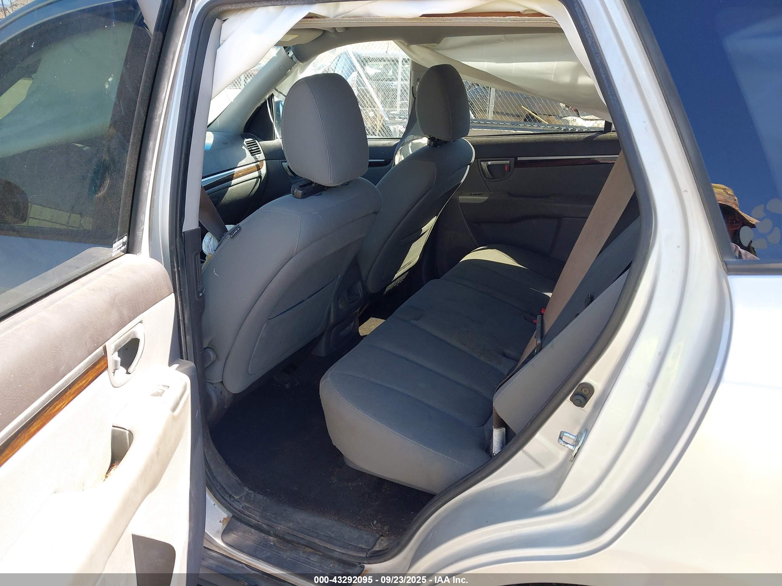 HYUNDAI SANTA image 8