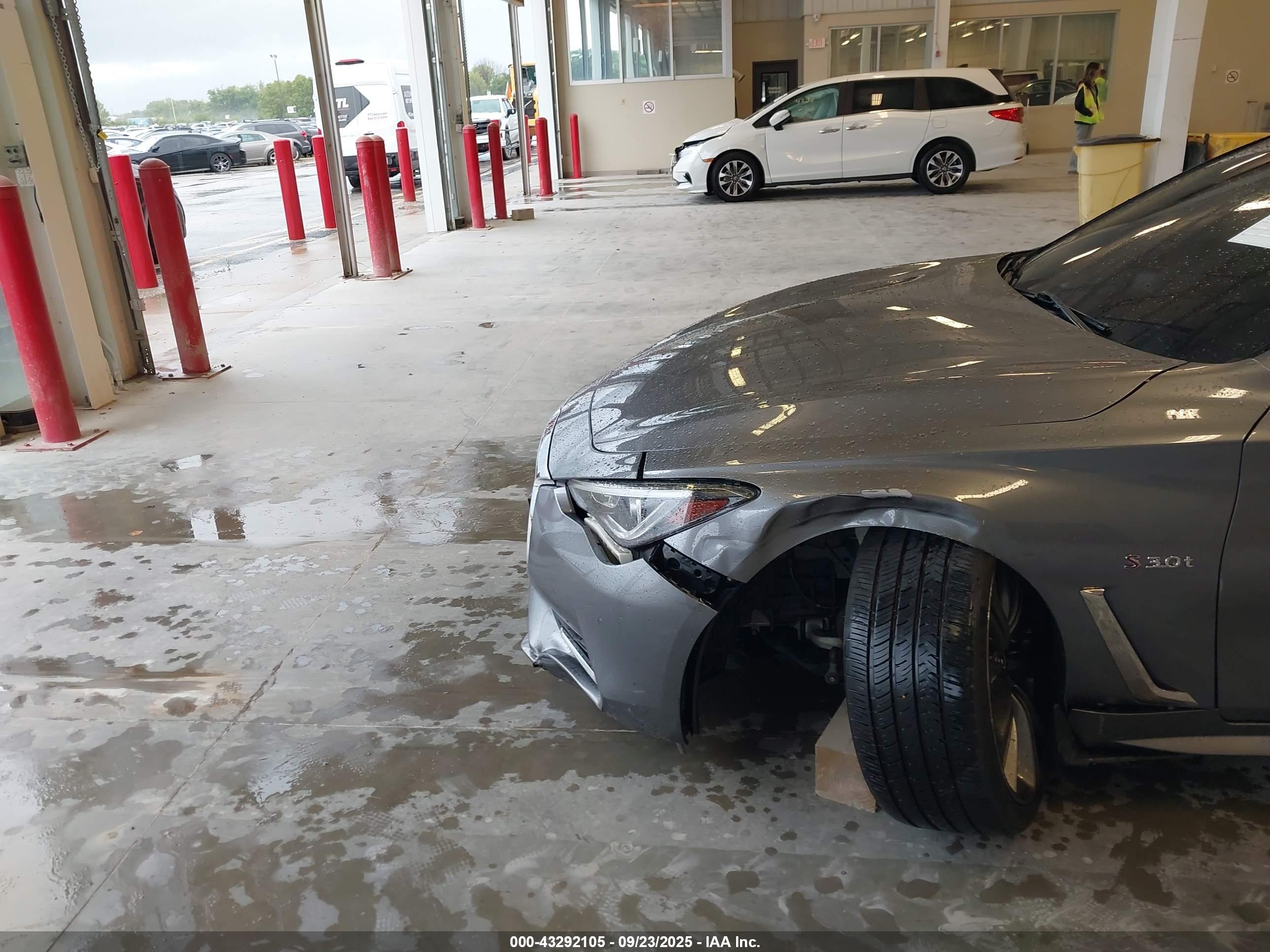 INFINITI Q60 image 6