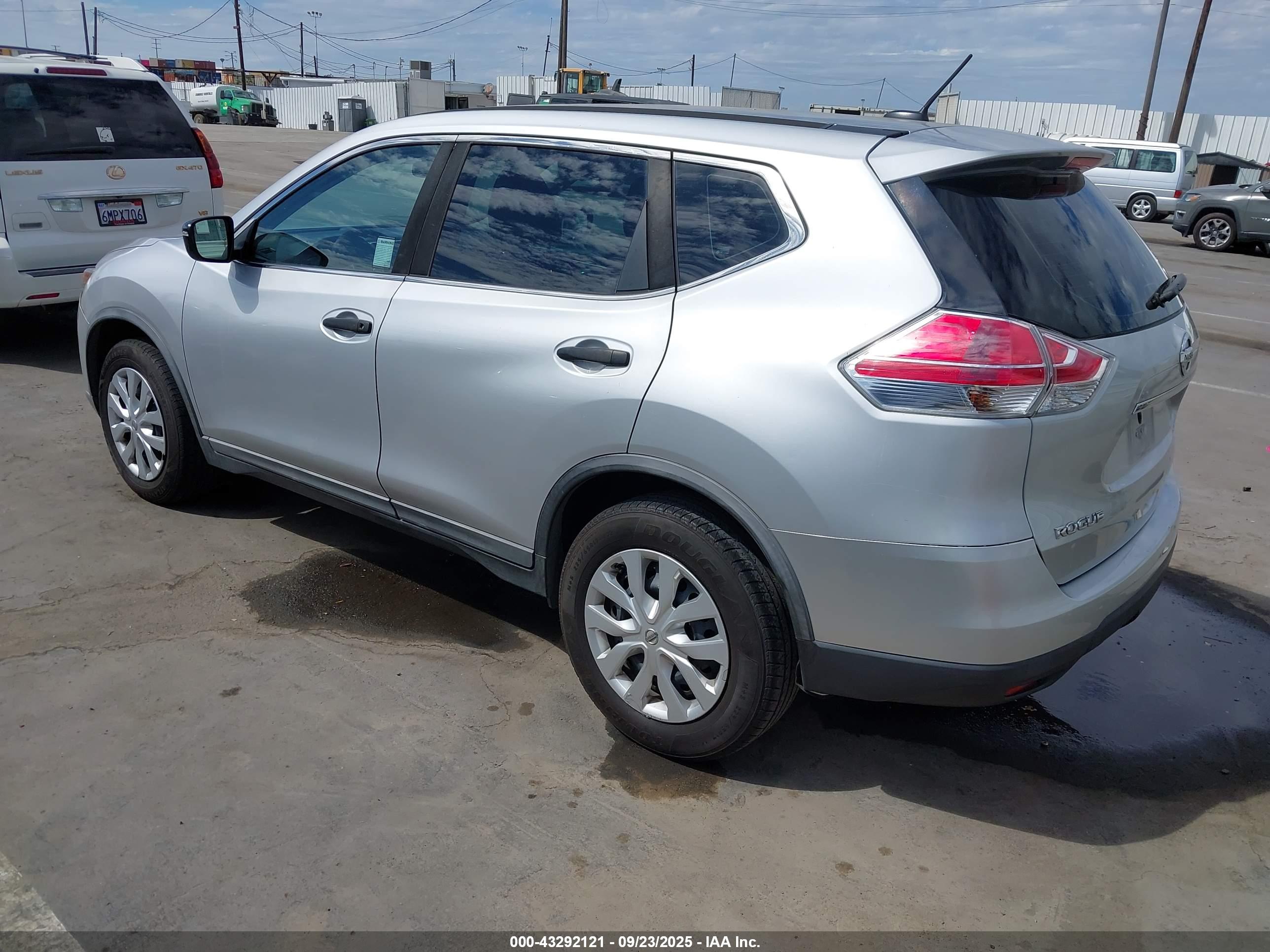 NISSAN ROGUE image 3