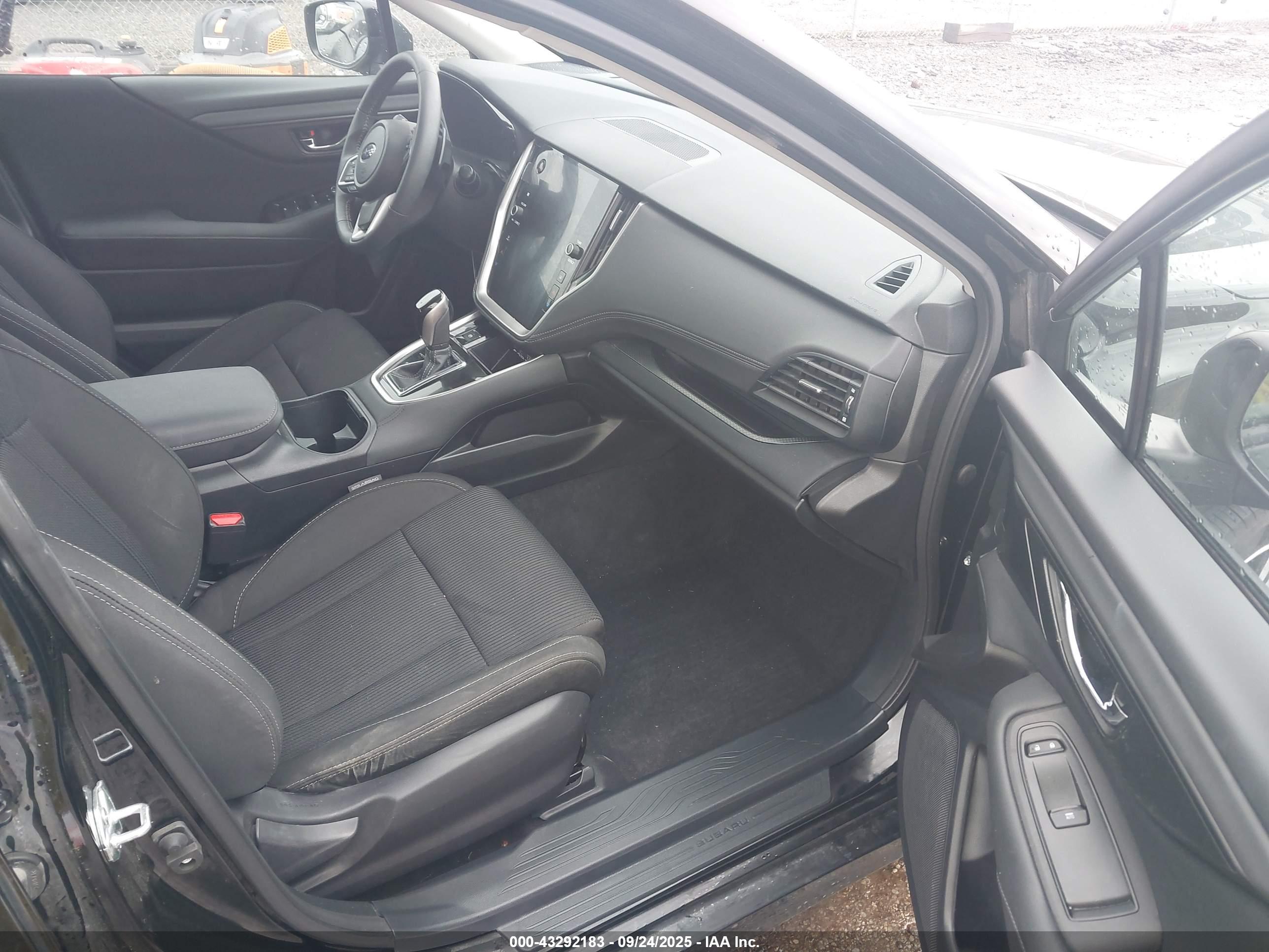 SUBARU LEGACY image 5