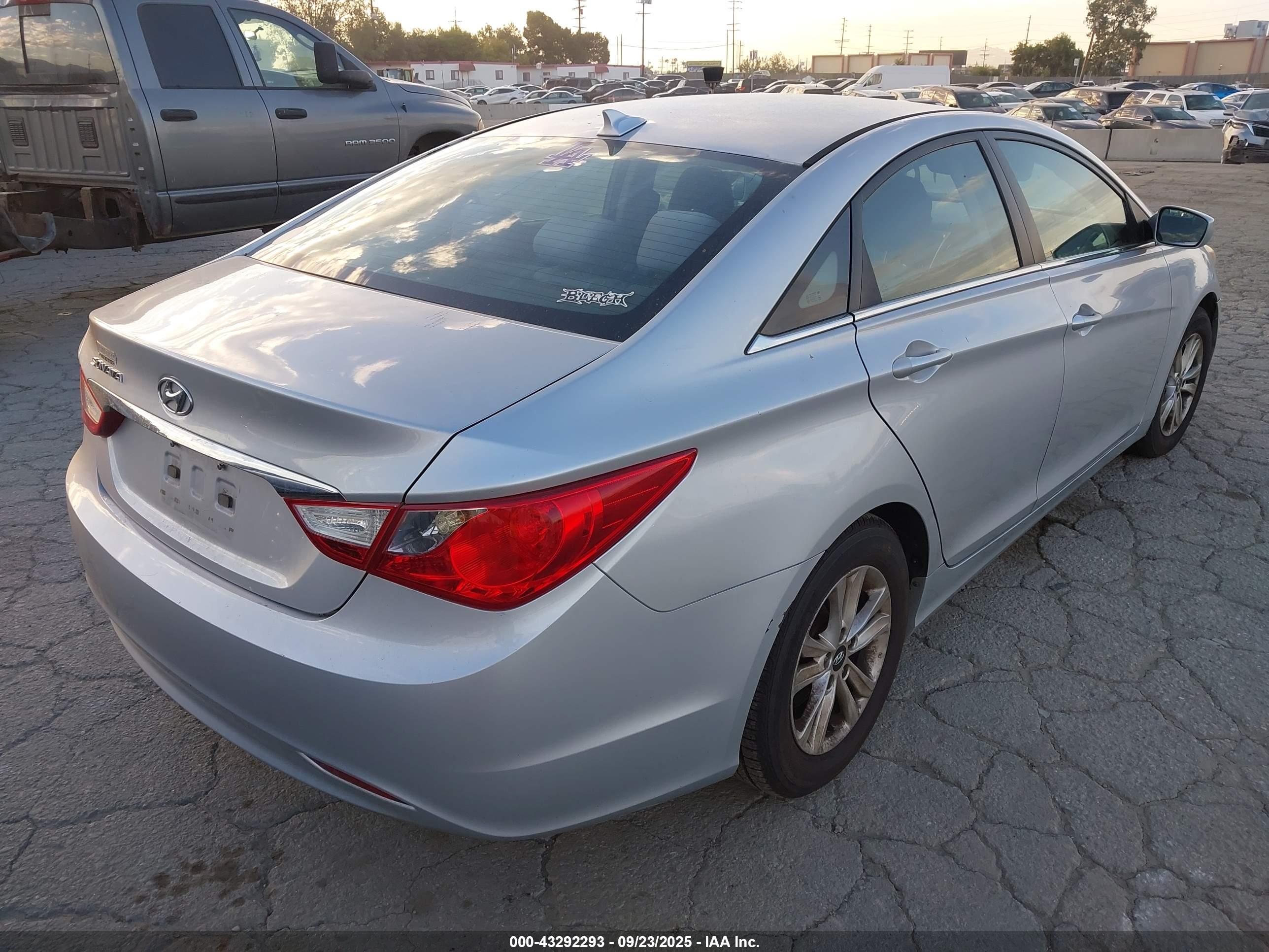 HYUNDAI SONATA image 4