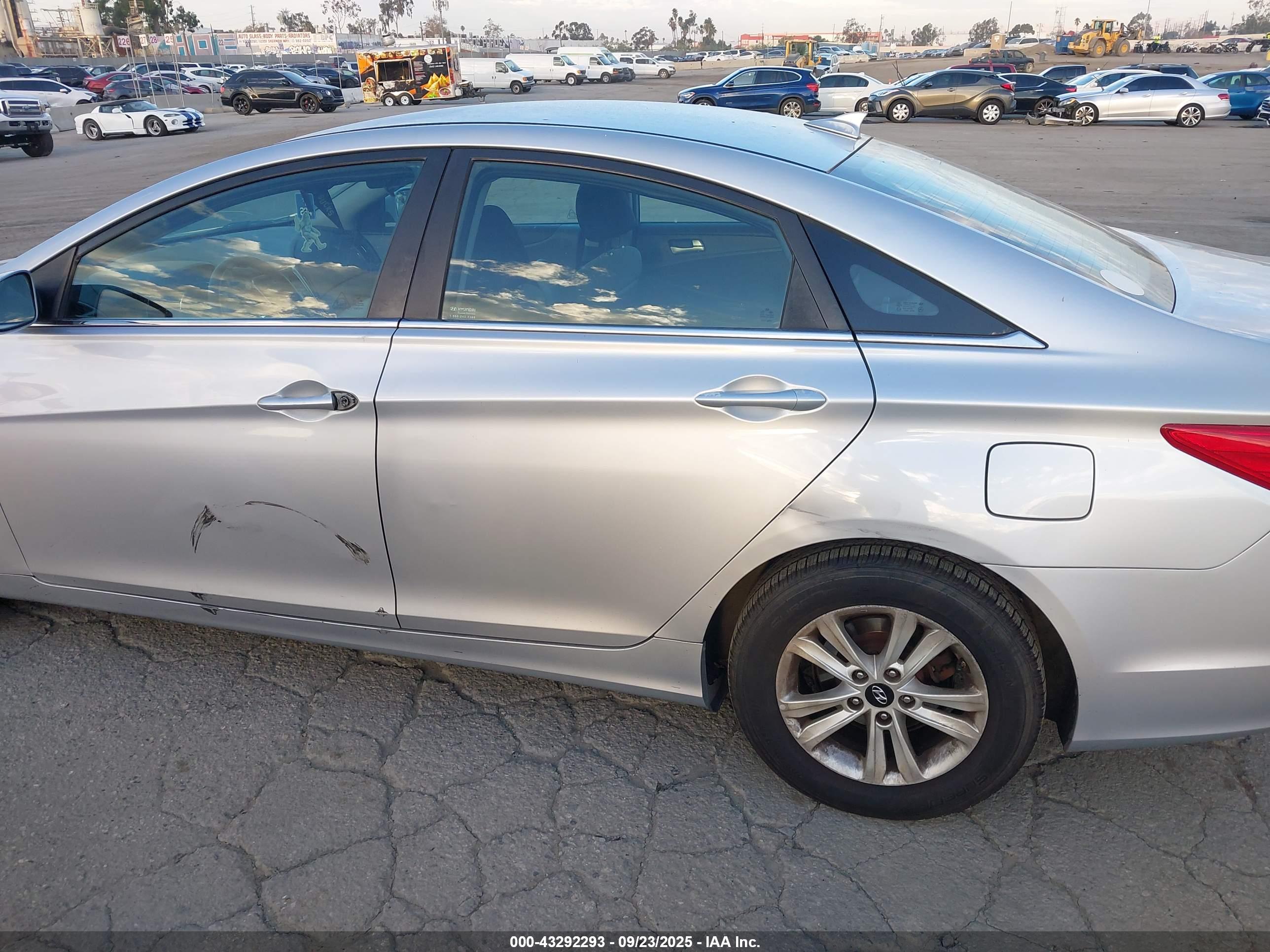 HYUNDAI SONATA image 6