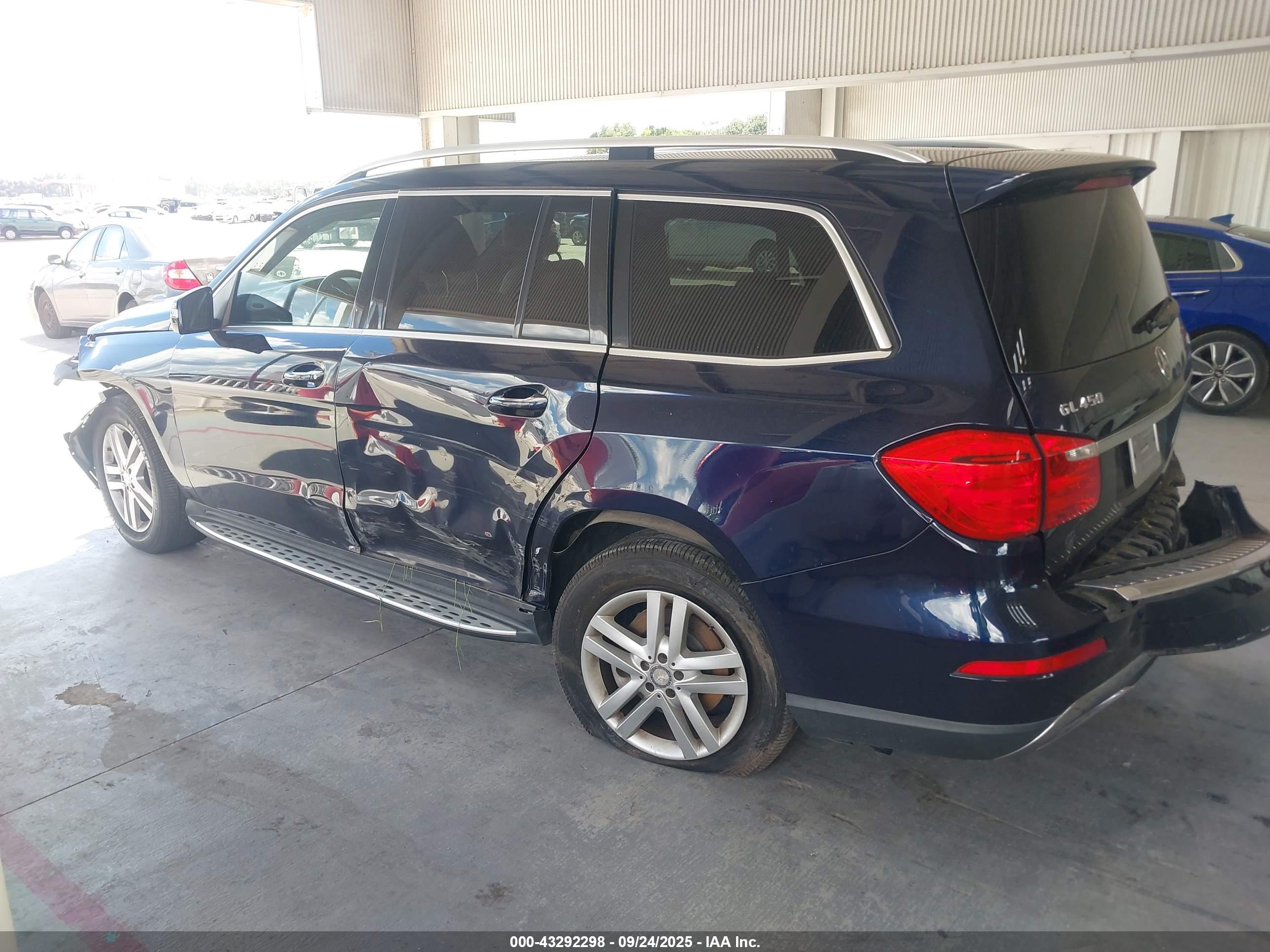 MERCEDES-BENZ GL image 3