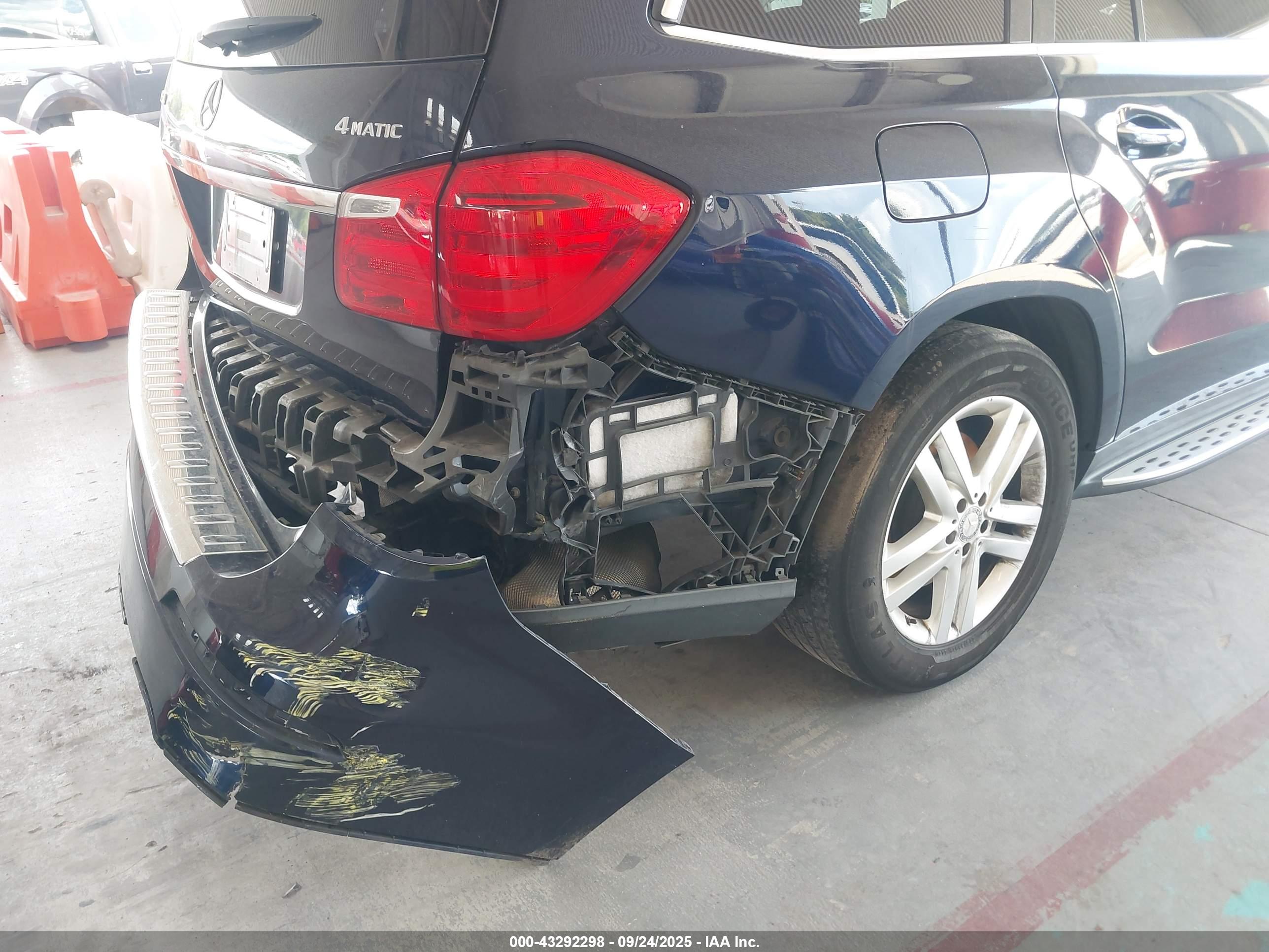 MERCEDES-BENZ GL image 6