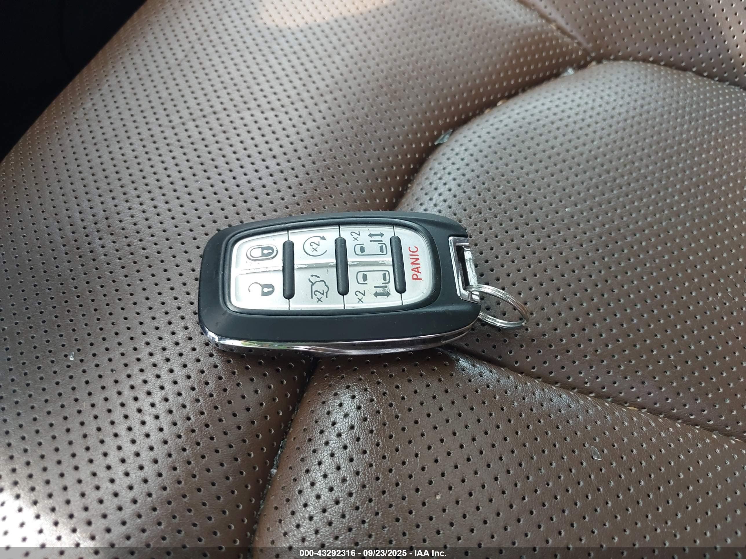 CHRYSLER PACIFICA image 11