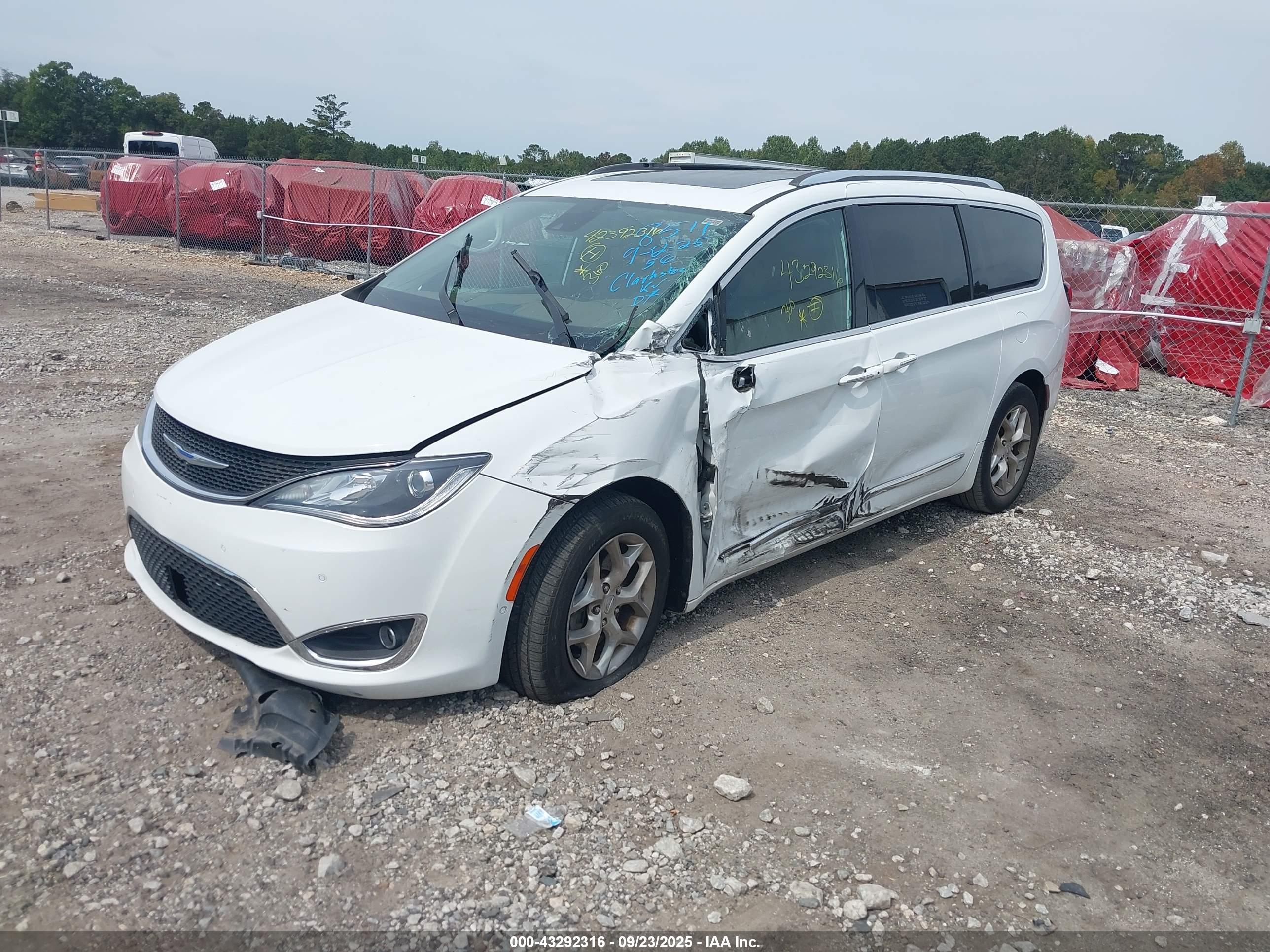 CHRYSLER PACIFICA image 2