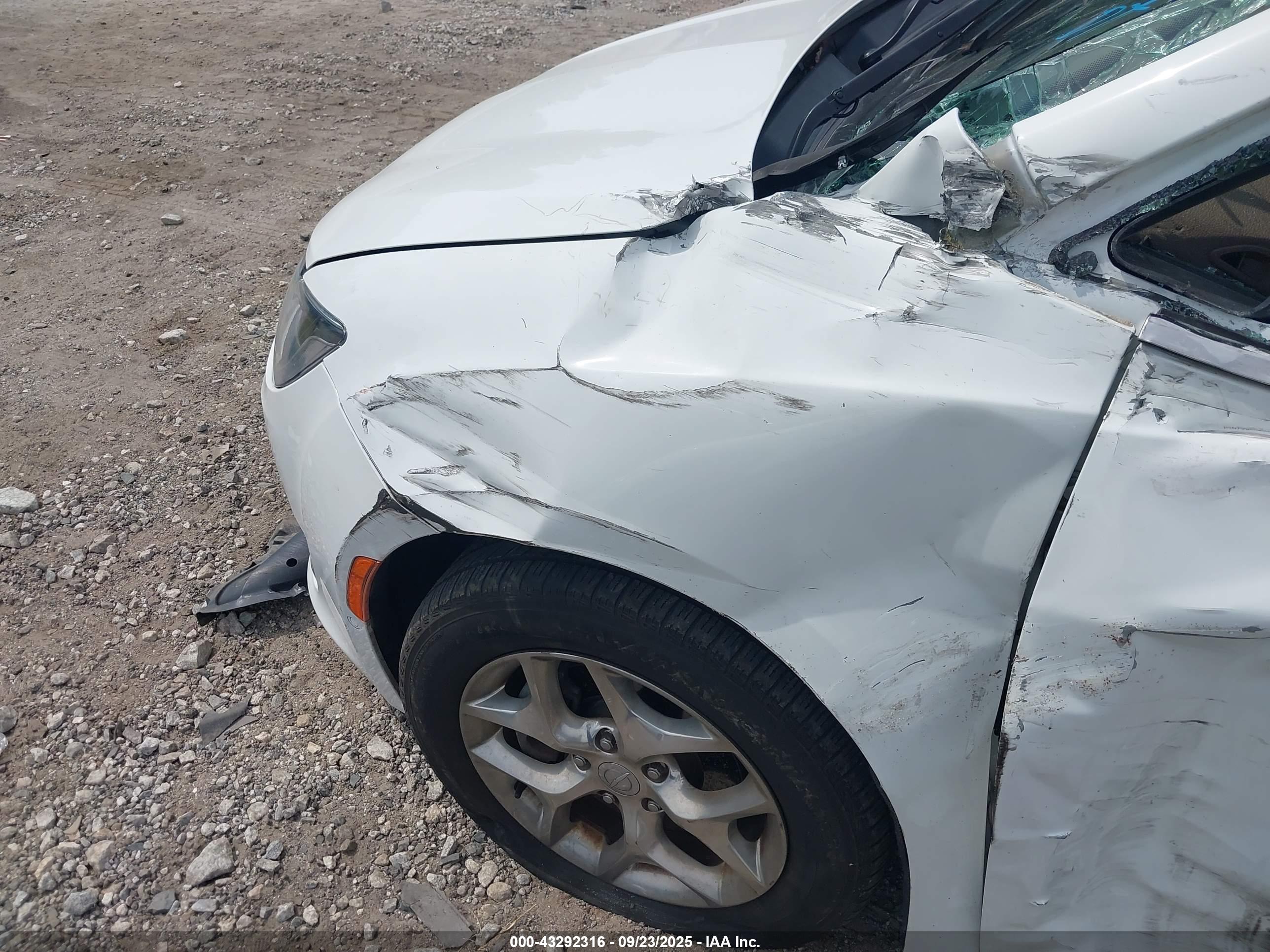 CHRYSLER PACIFICA image 6