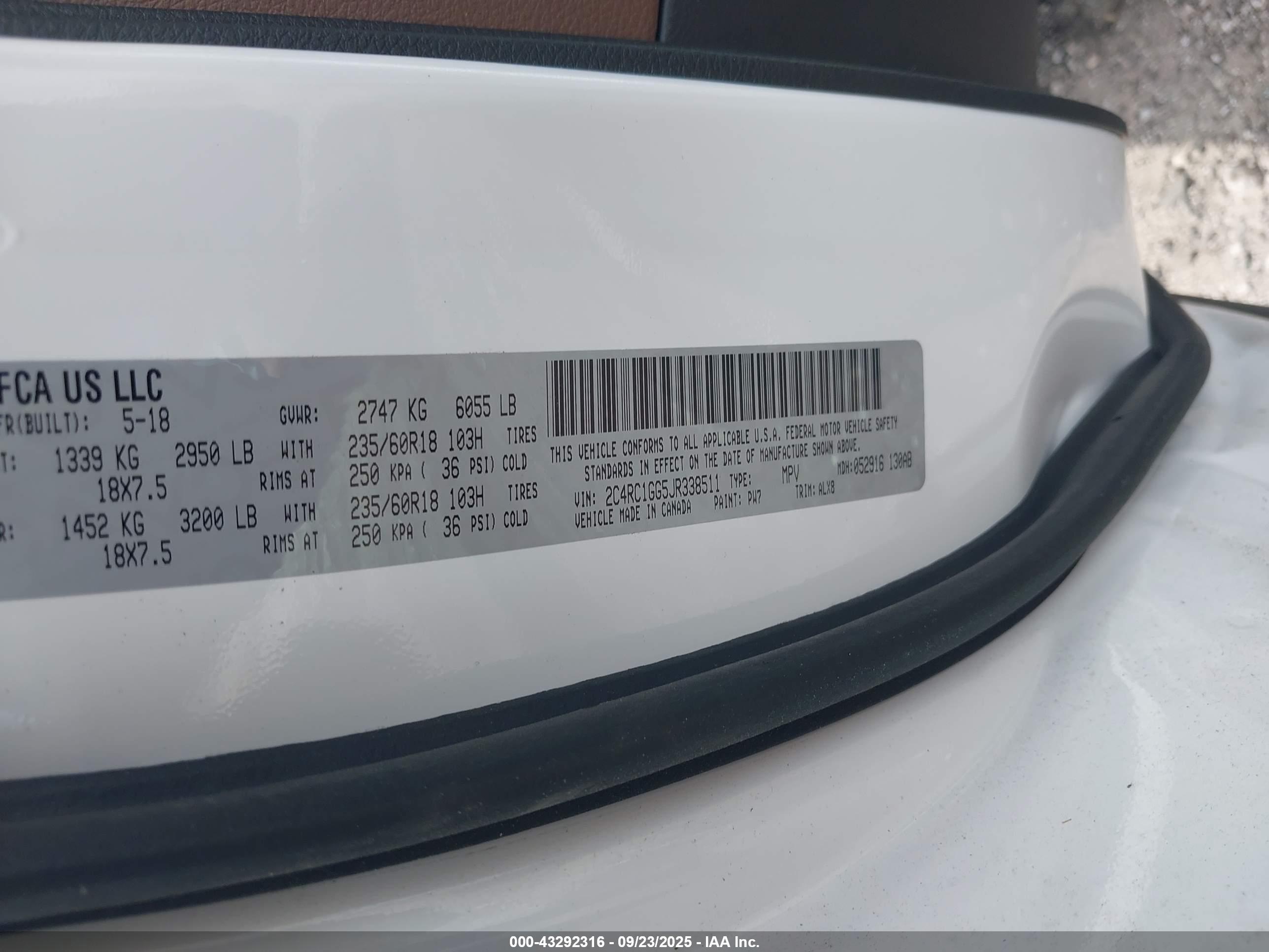 CHRYSLER PACIFICA image 9