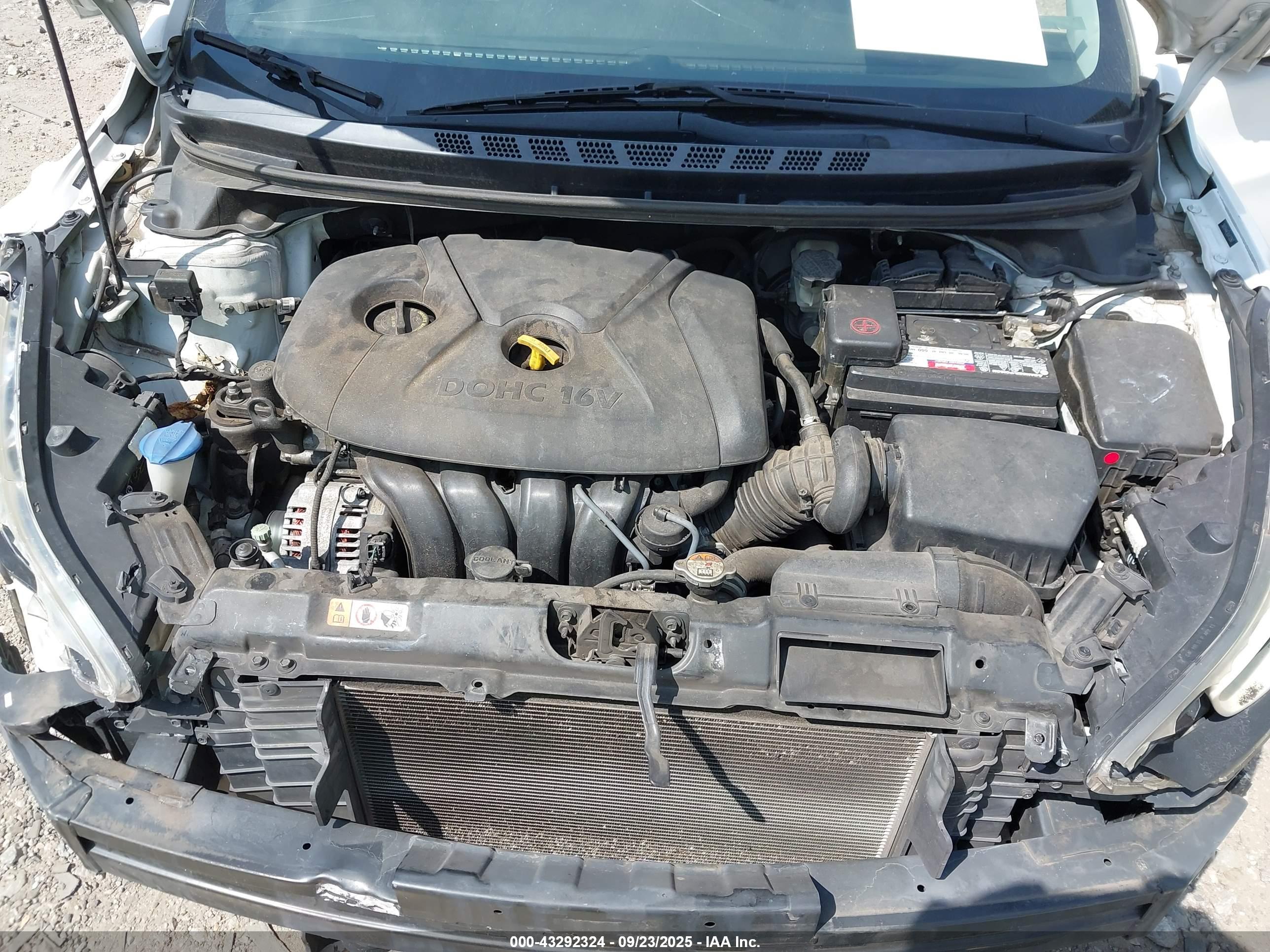 HYUNDAI ELANTRA image 10