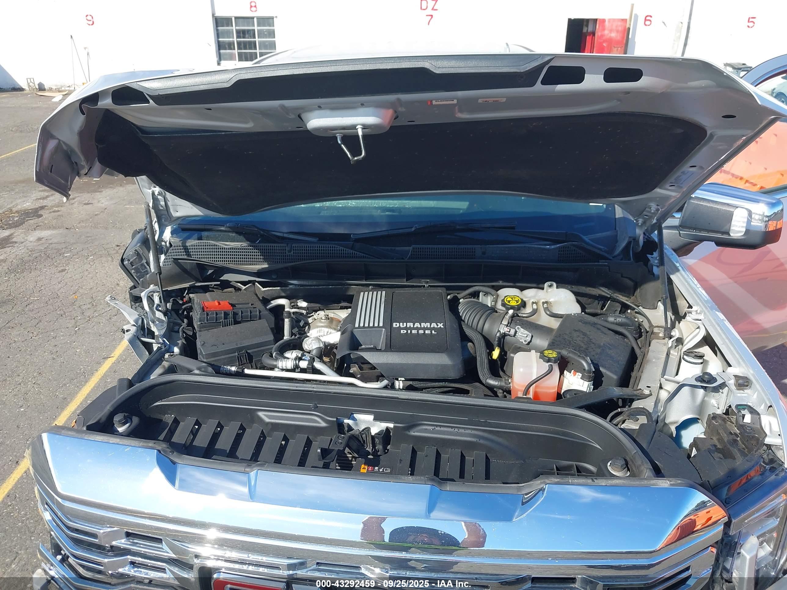 GMC SIERRA image 10