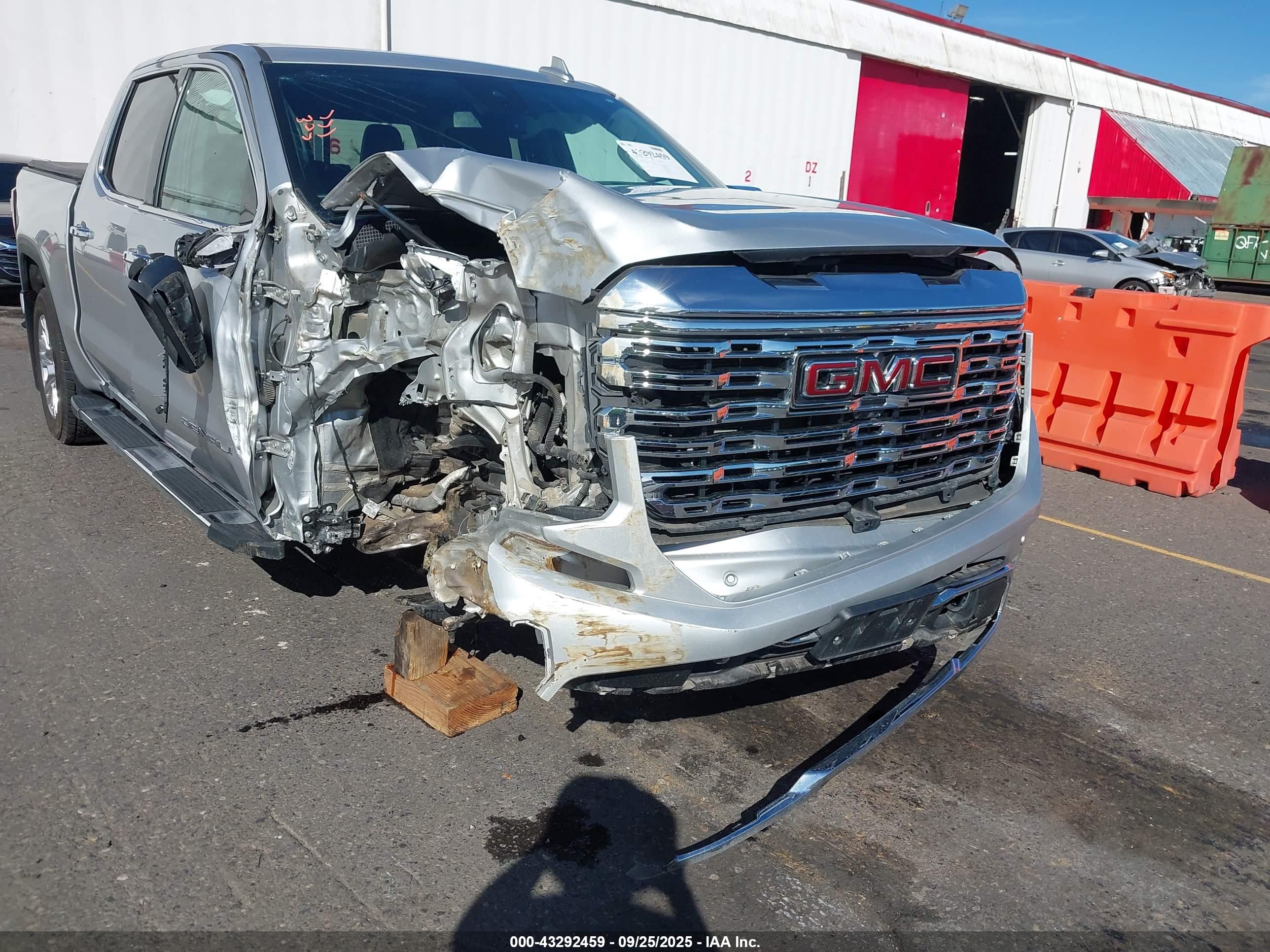 GMC SIERRA image 6