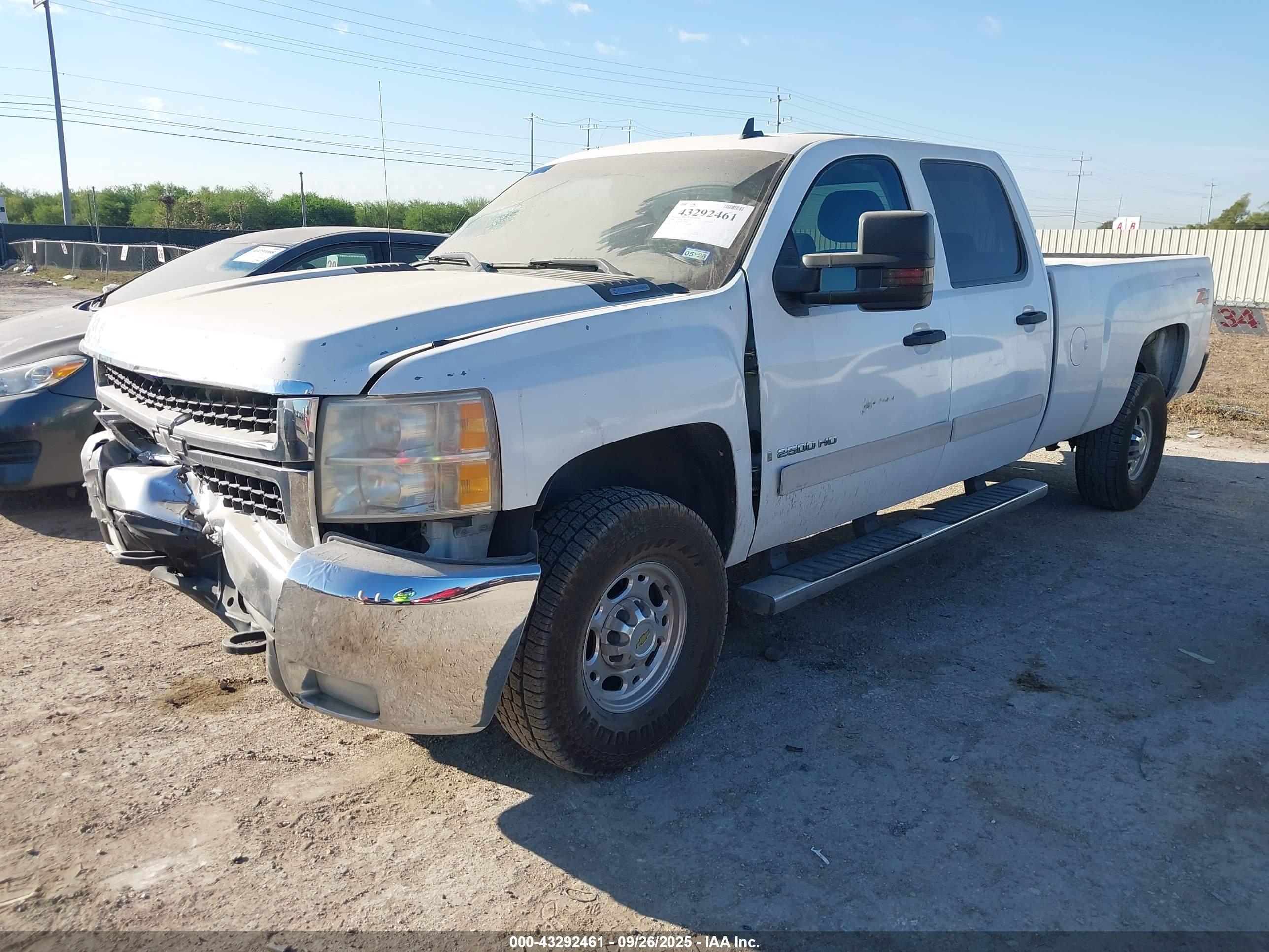 CHEVROLET SILVERADO image 2