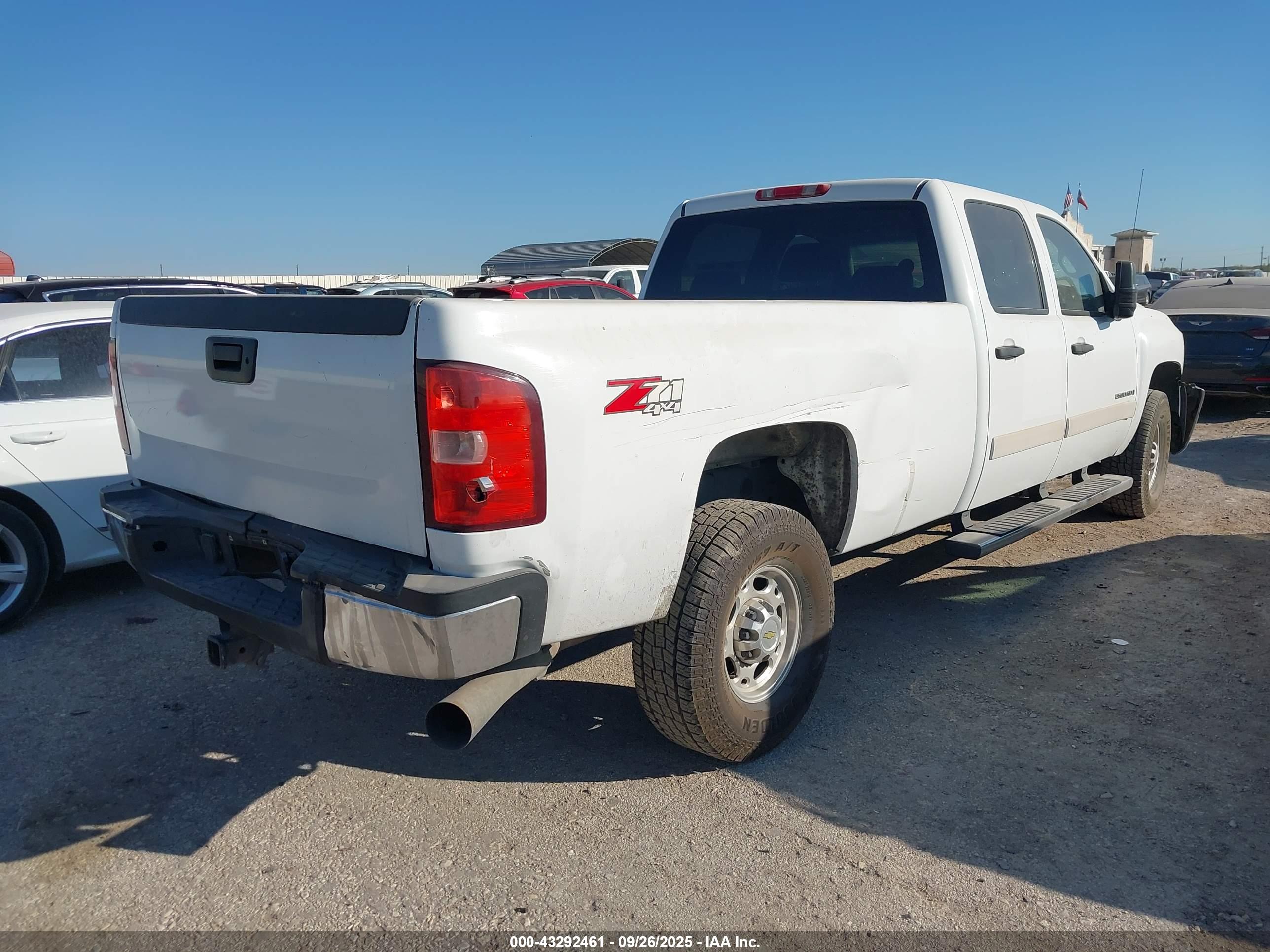 CHEVROLET SILVERADO image 4