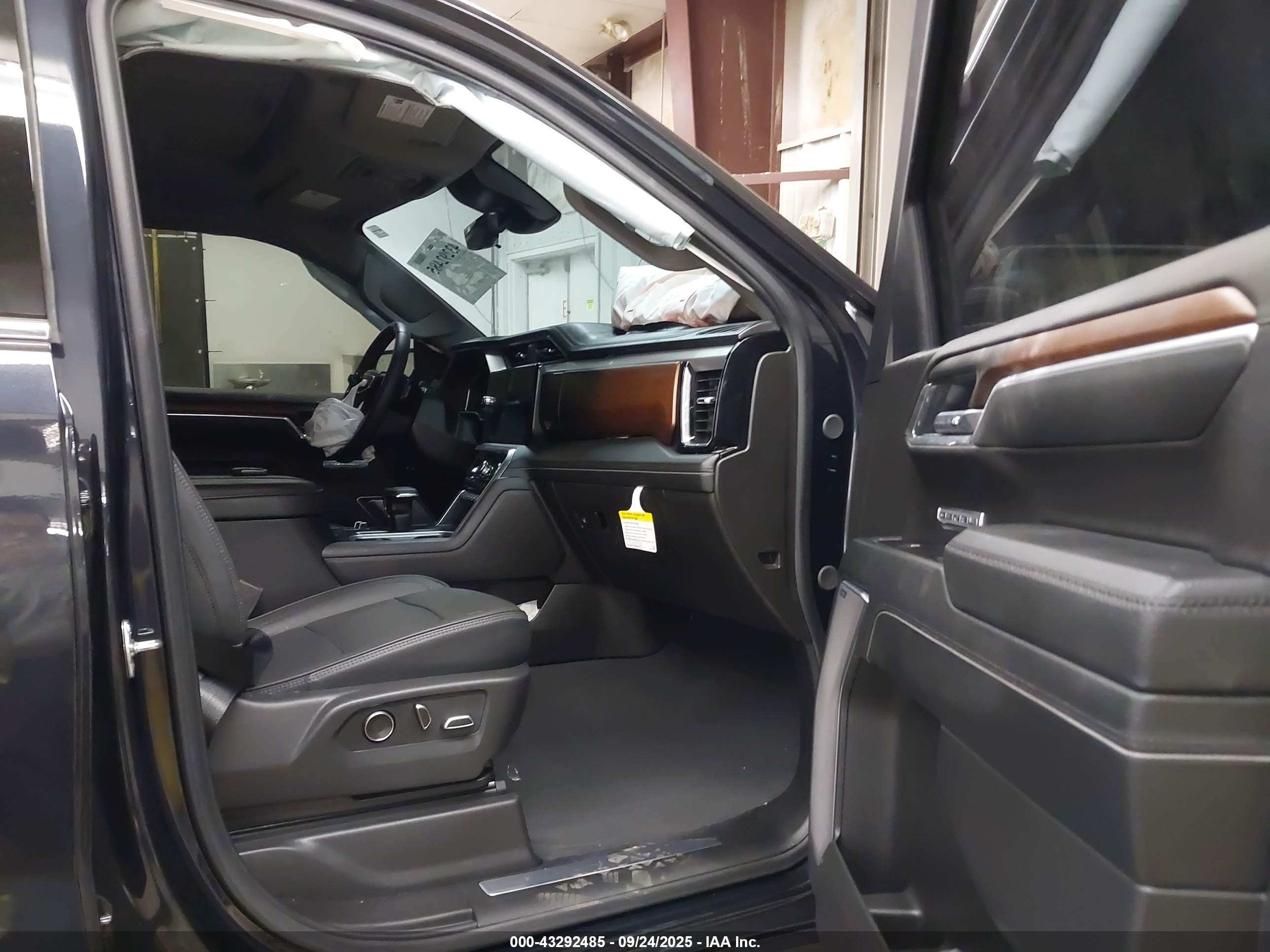 GMC SIERRA image 5