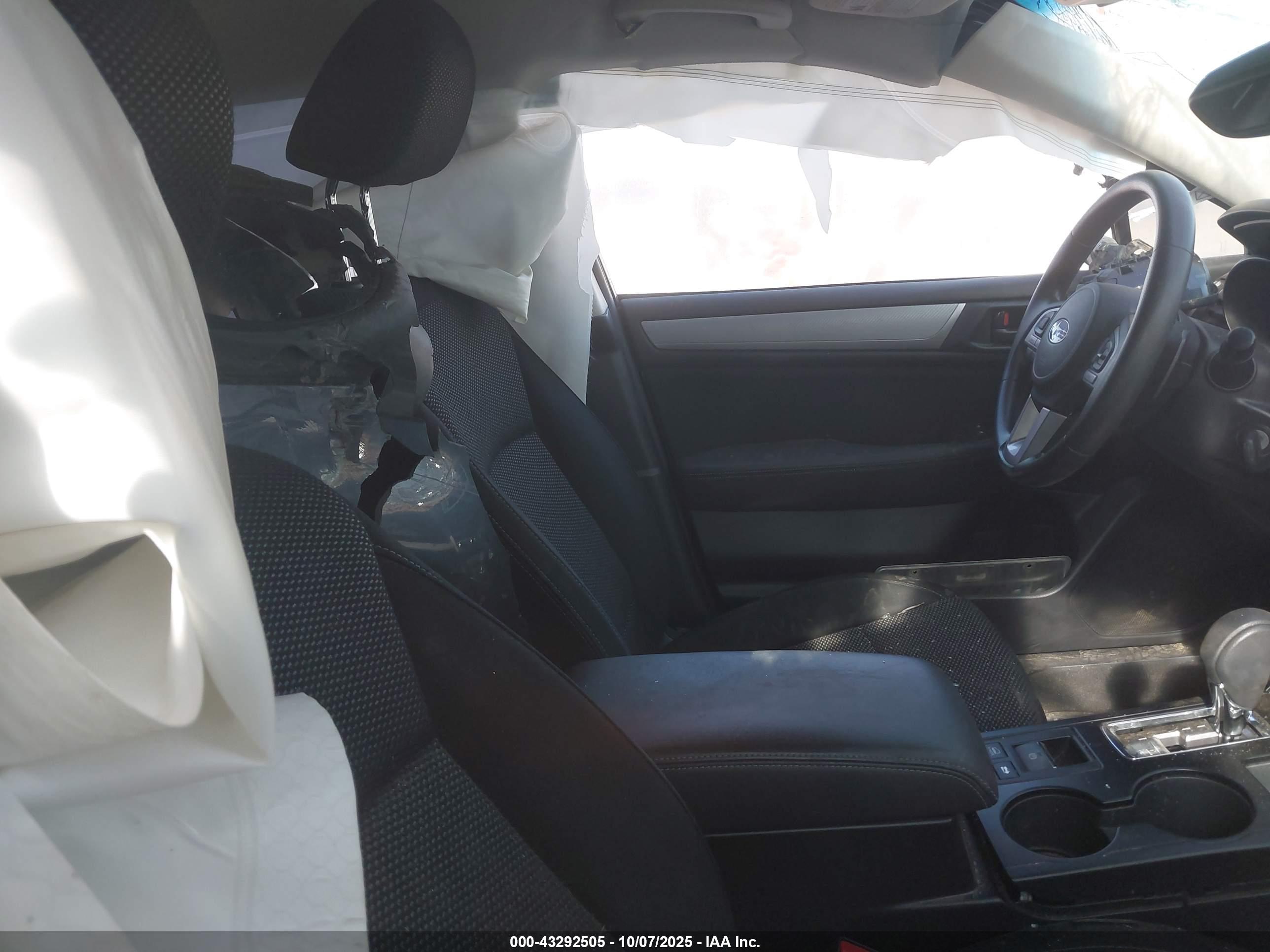 SUBARU OUTBACK image 5