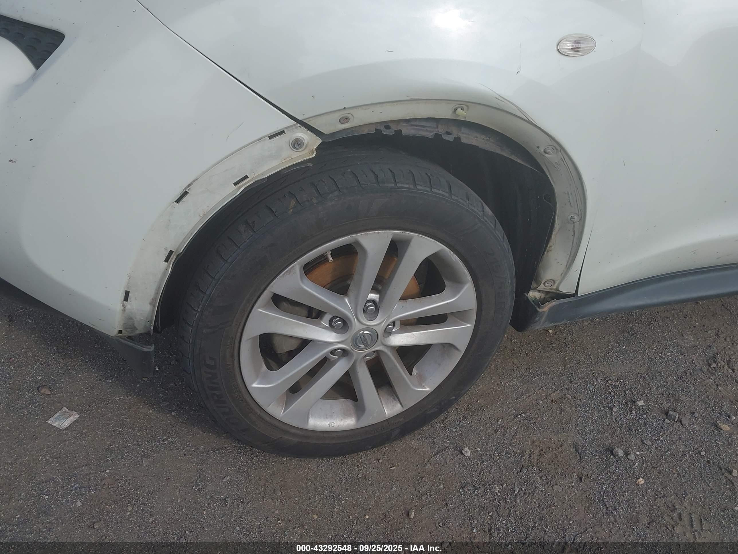 NISSAN JUKE image 6
