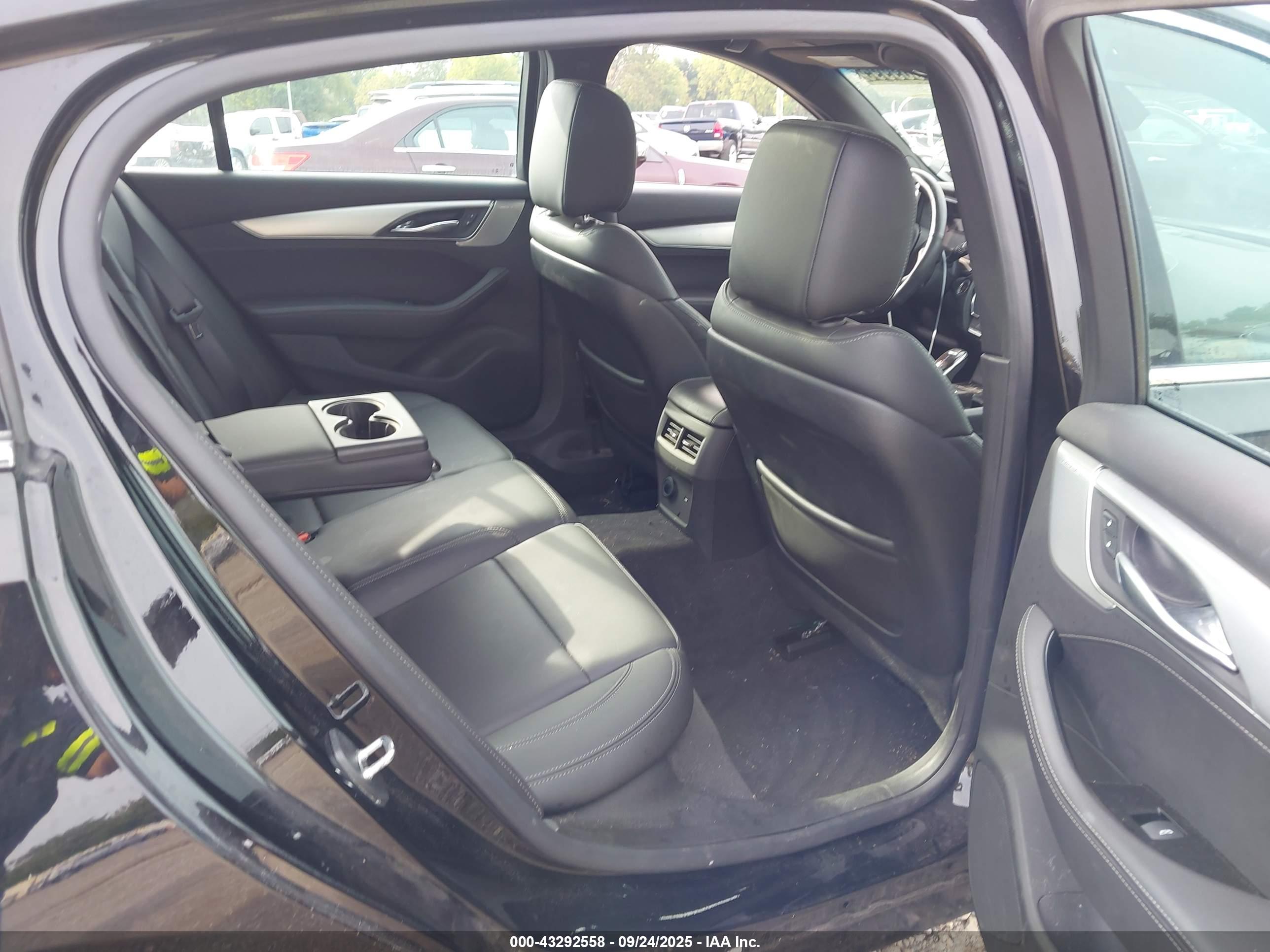 CADILLAC CT5 image 8