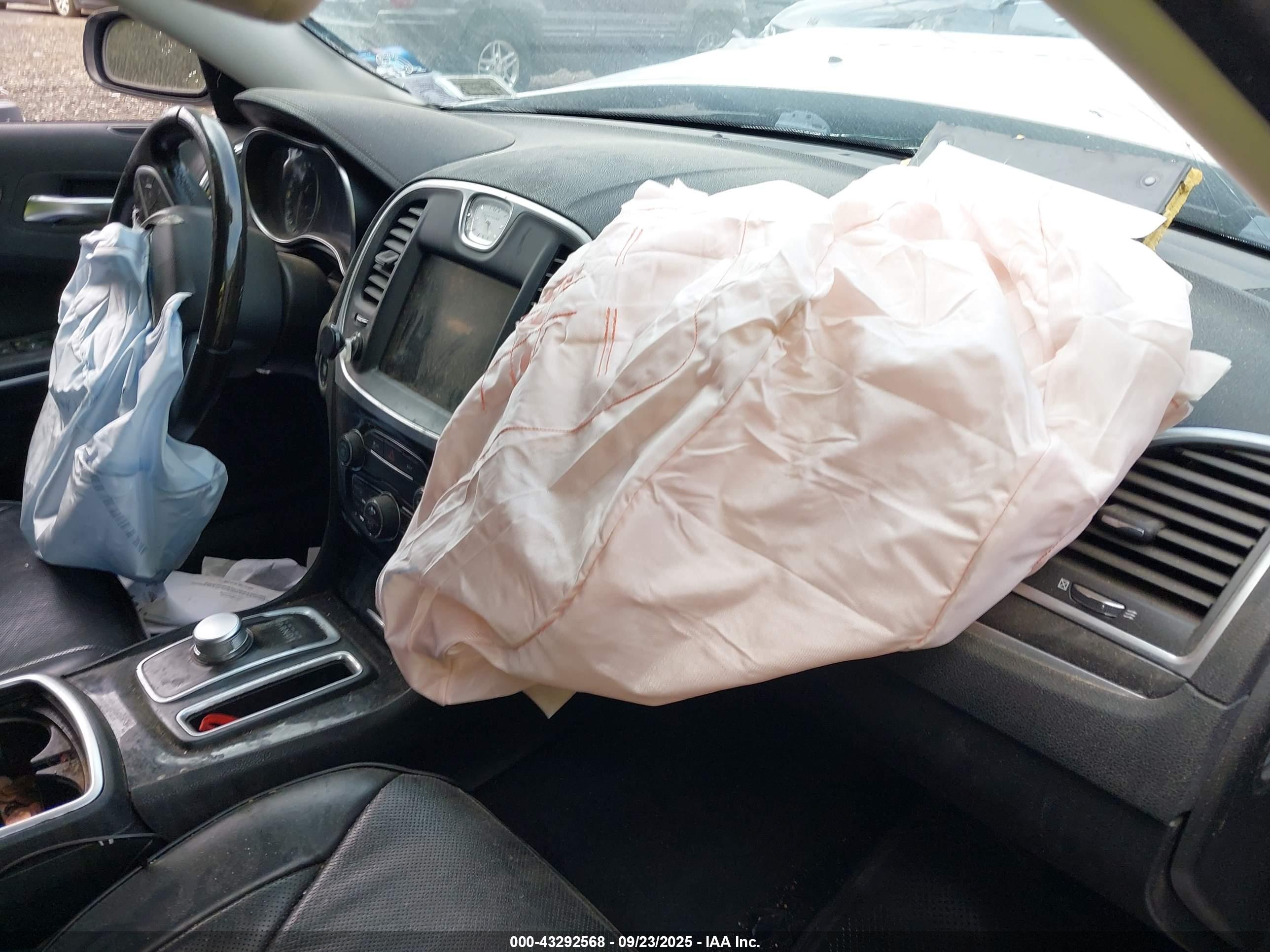 CHRYSLER 300C image 5