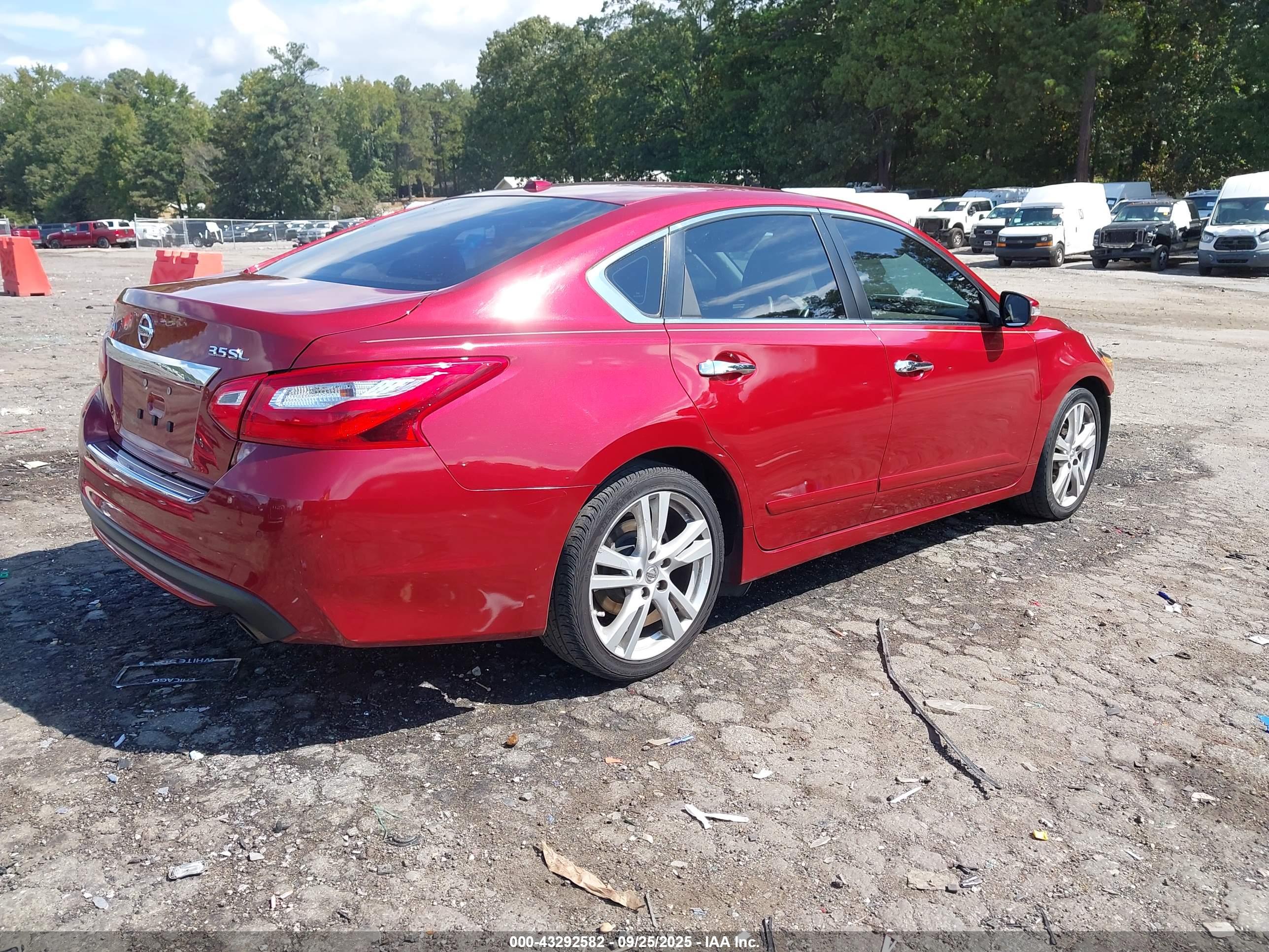 NISSAN ALTIMA image 4