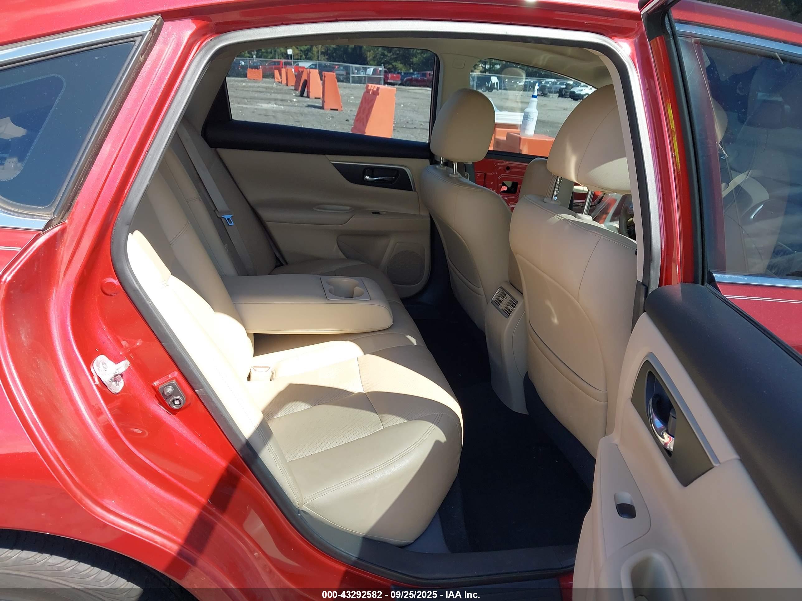 NISSAN ALTIMA image 8