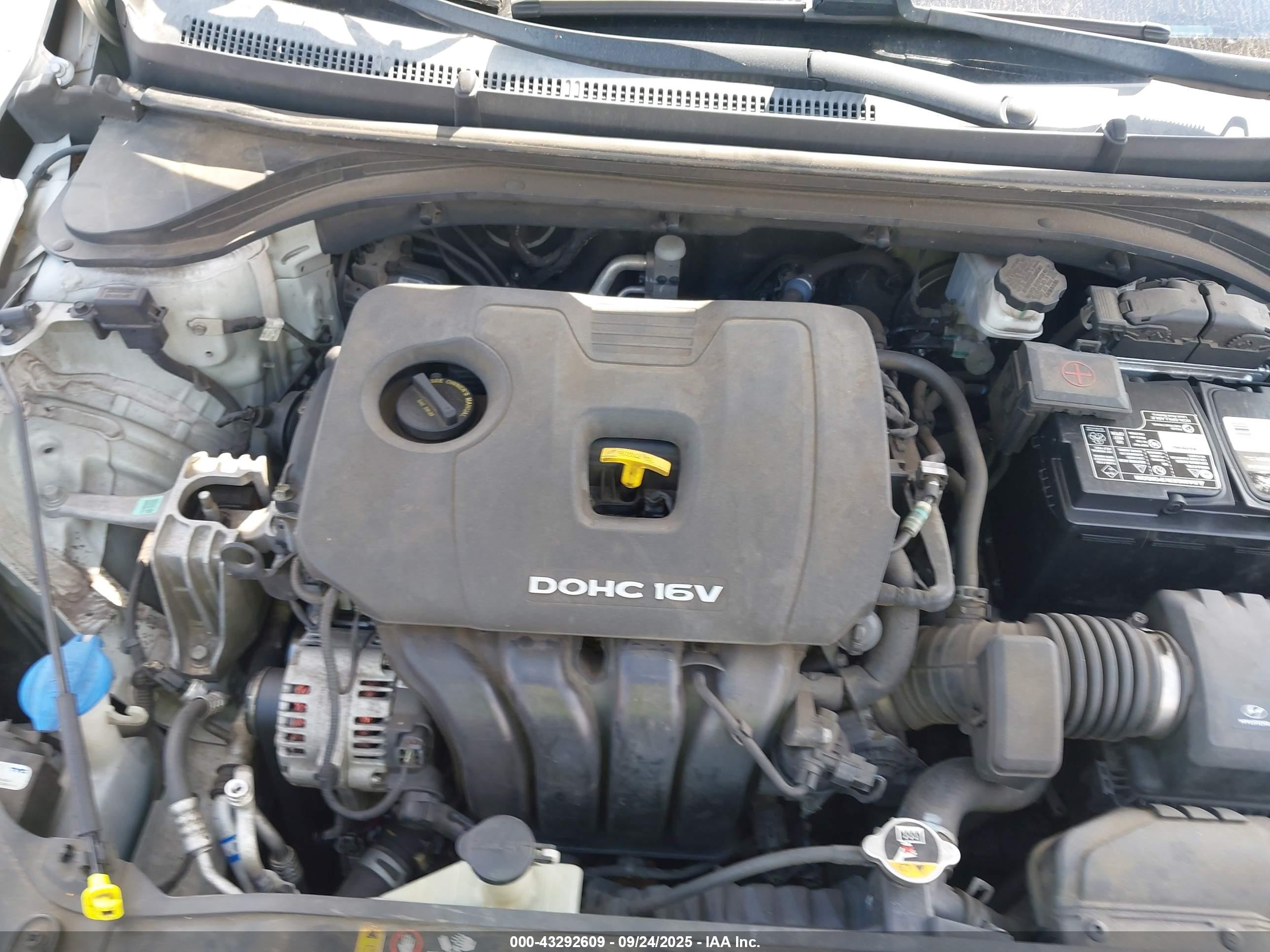 HYUNDAI ELANTRA image 10