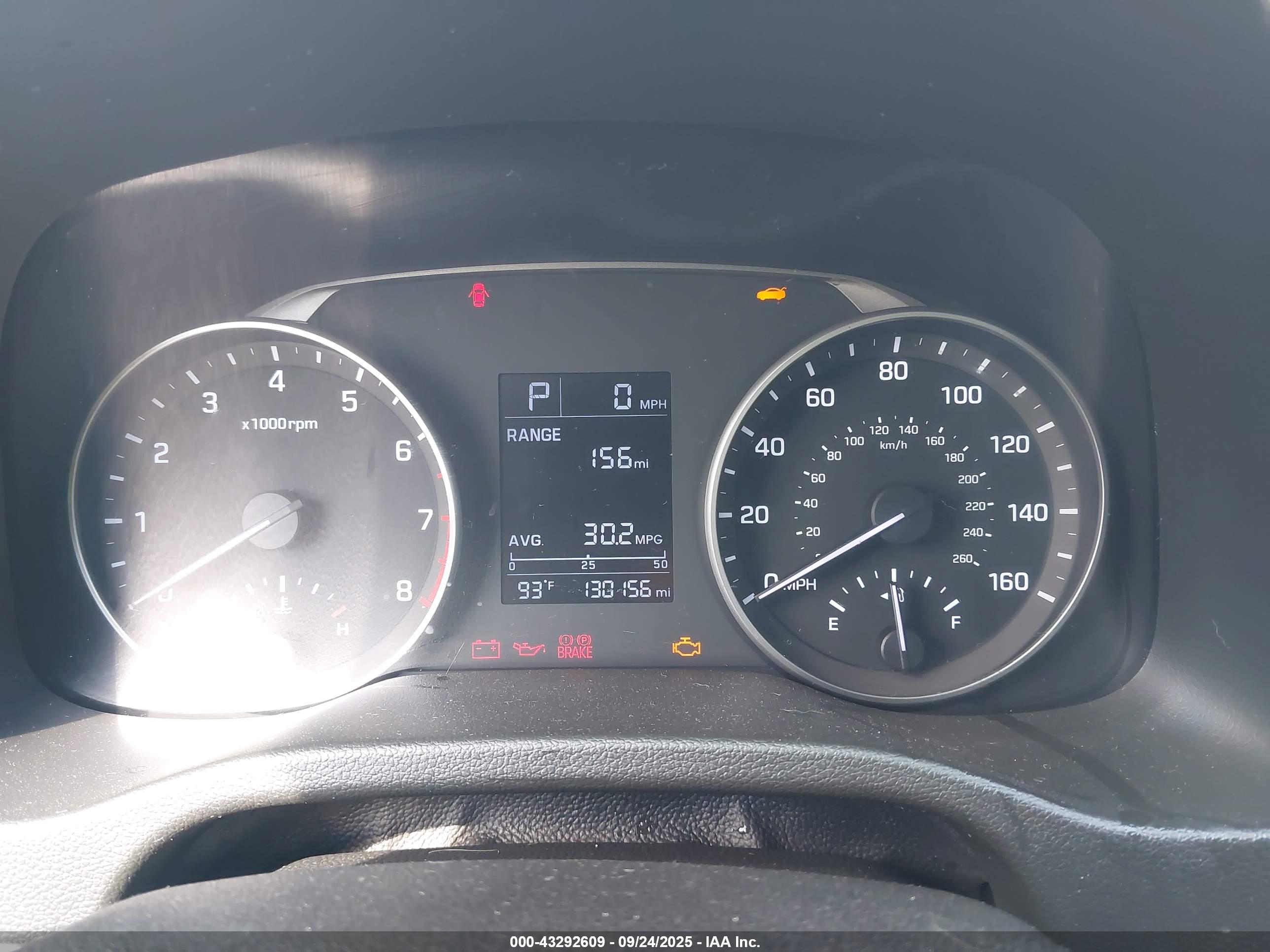 HYUNDAI ELANTRA image 7