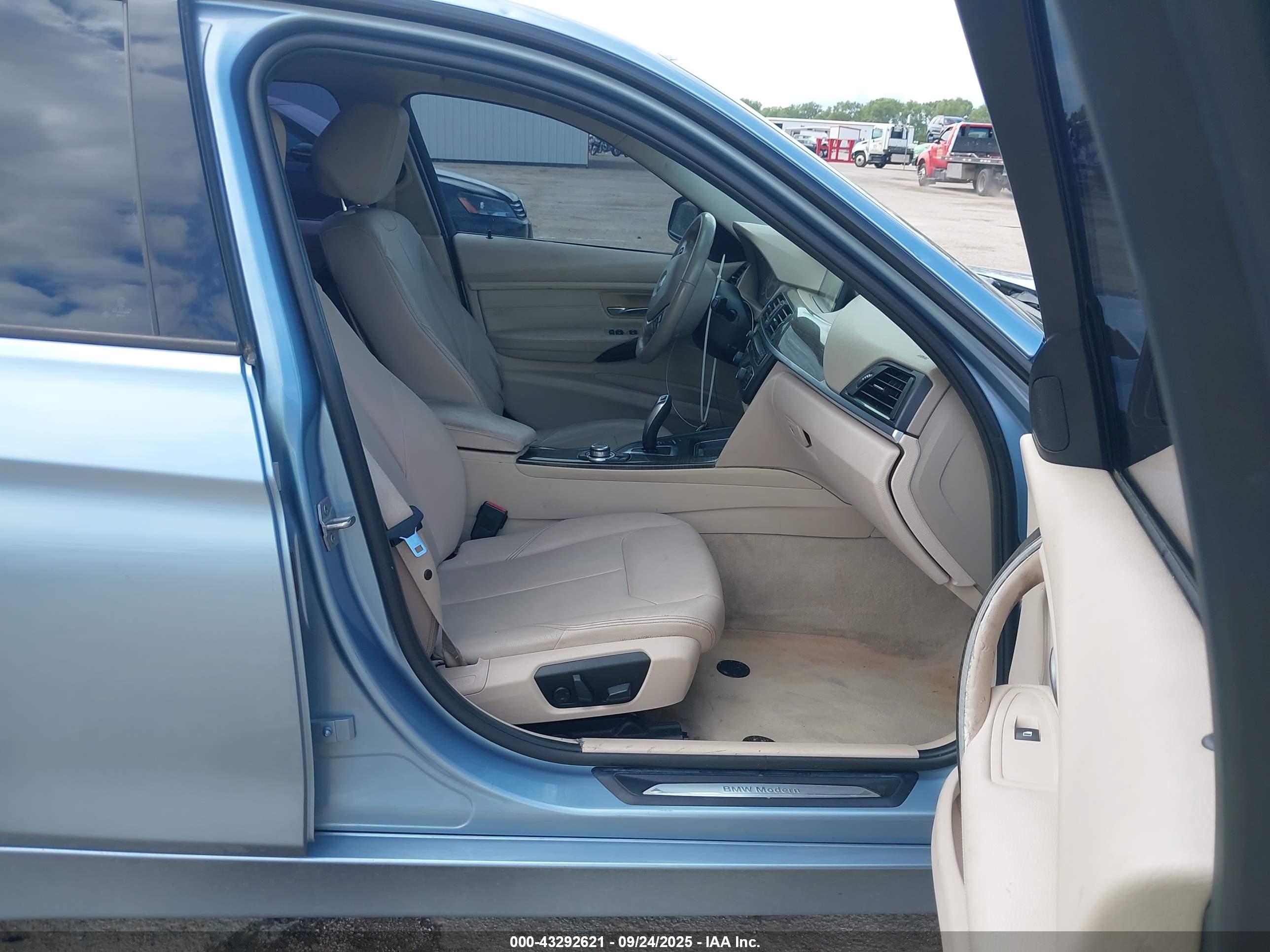 BMW 328I image 5