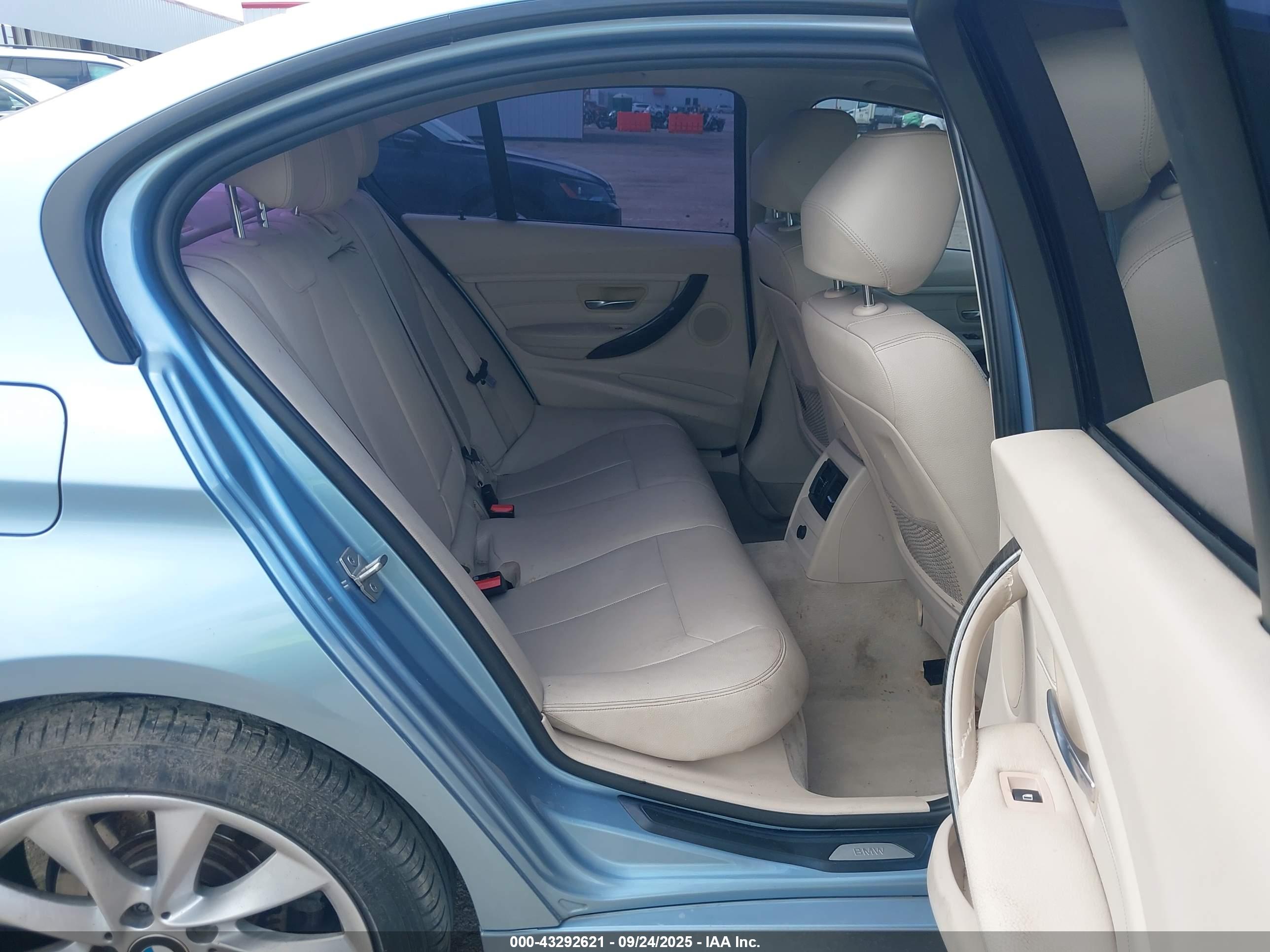 BMW 328I image 8