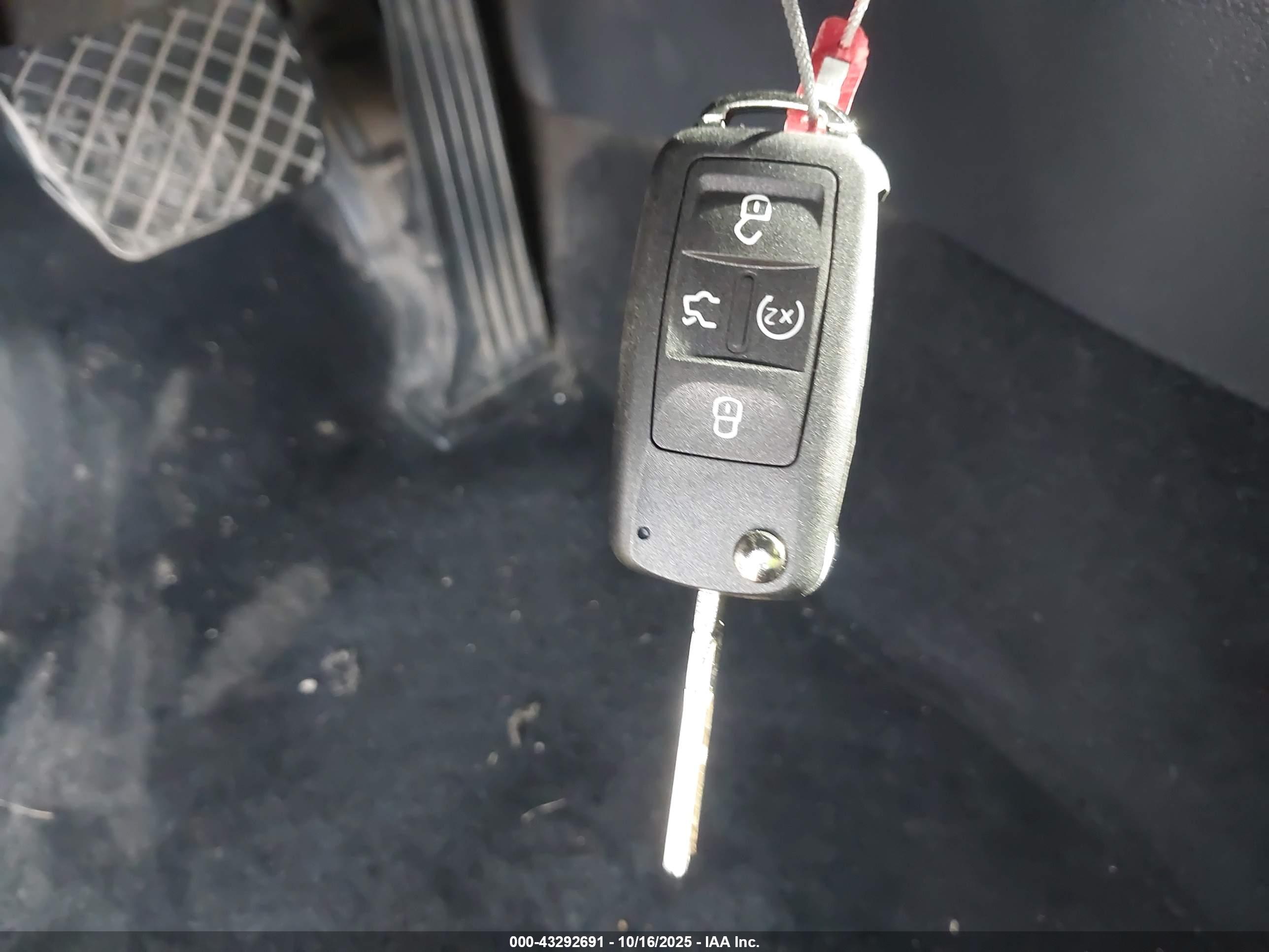 VOLKSWAGEN PASSAT image 11