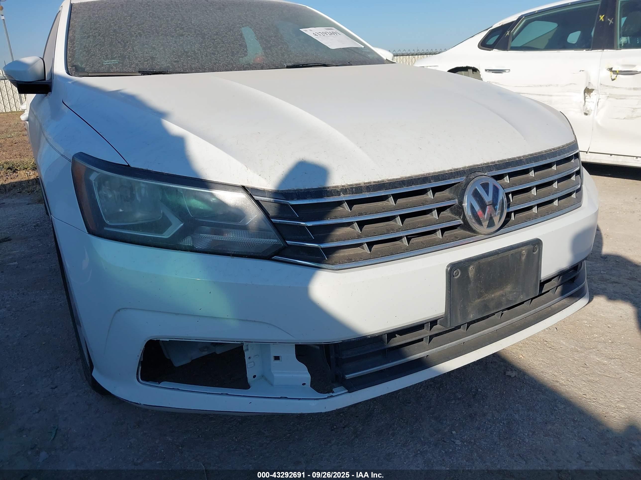 VOLKSWAGEN PASSAT image 6
