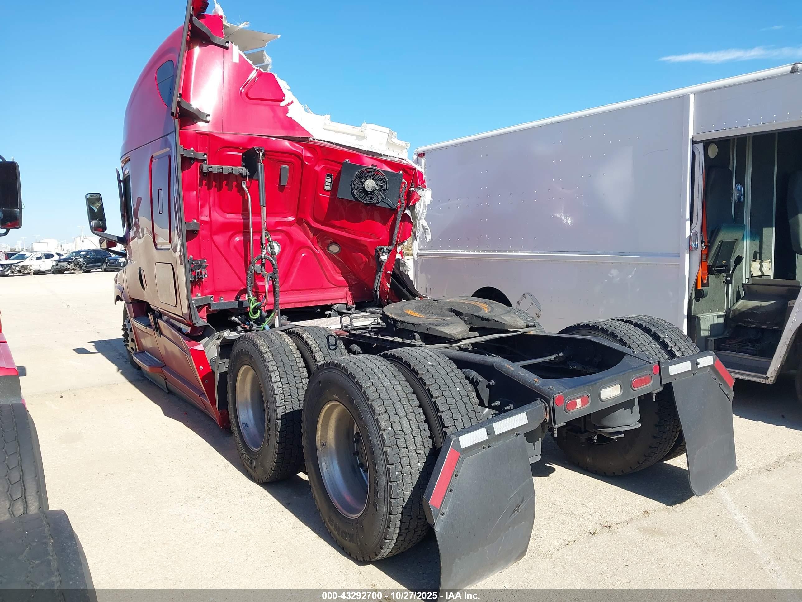 FREIGHTLINER NEW image 3