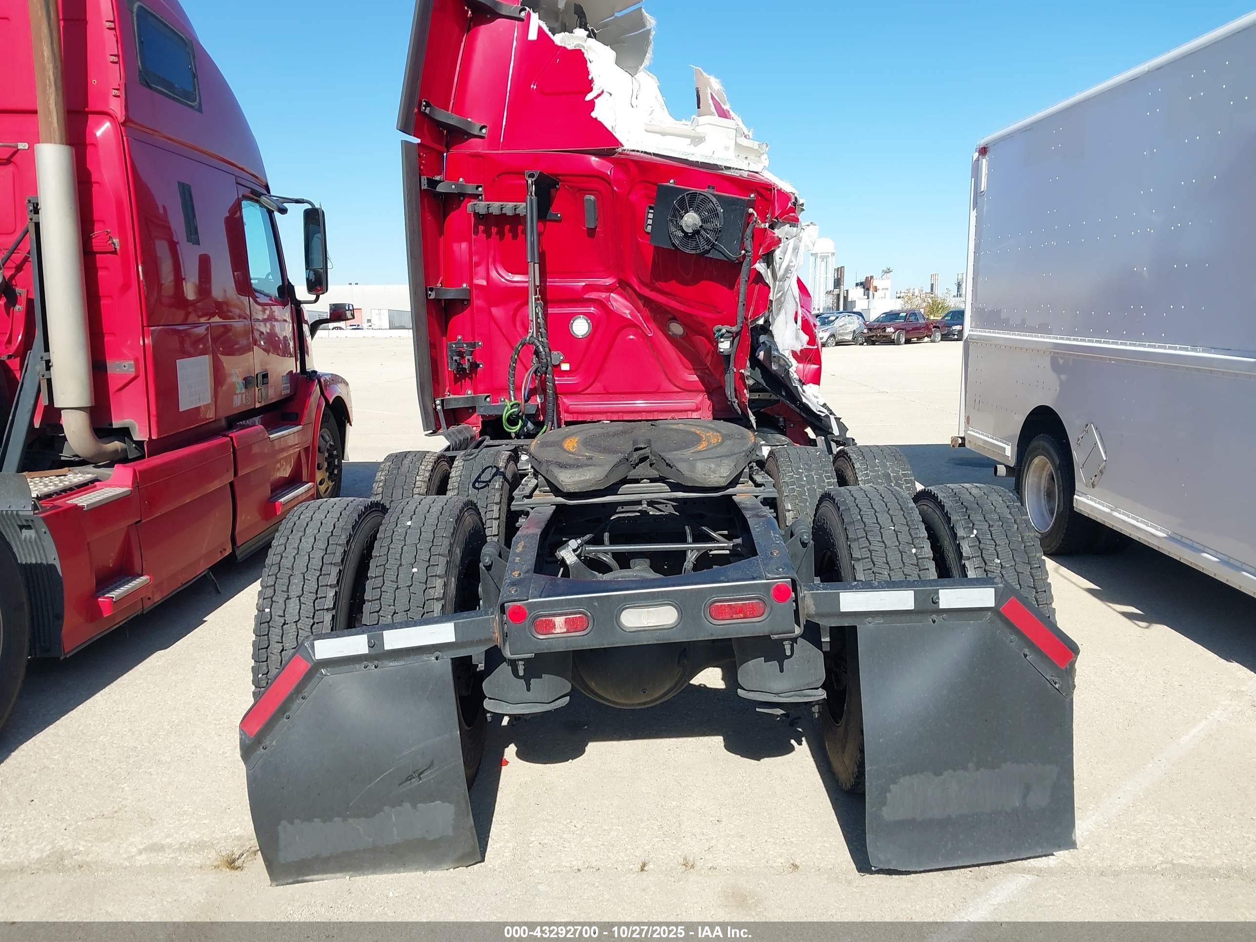 FREIGHTLINER NEW image 8