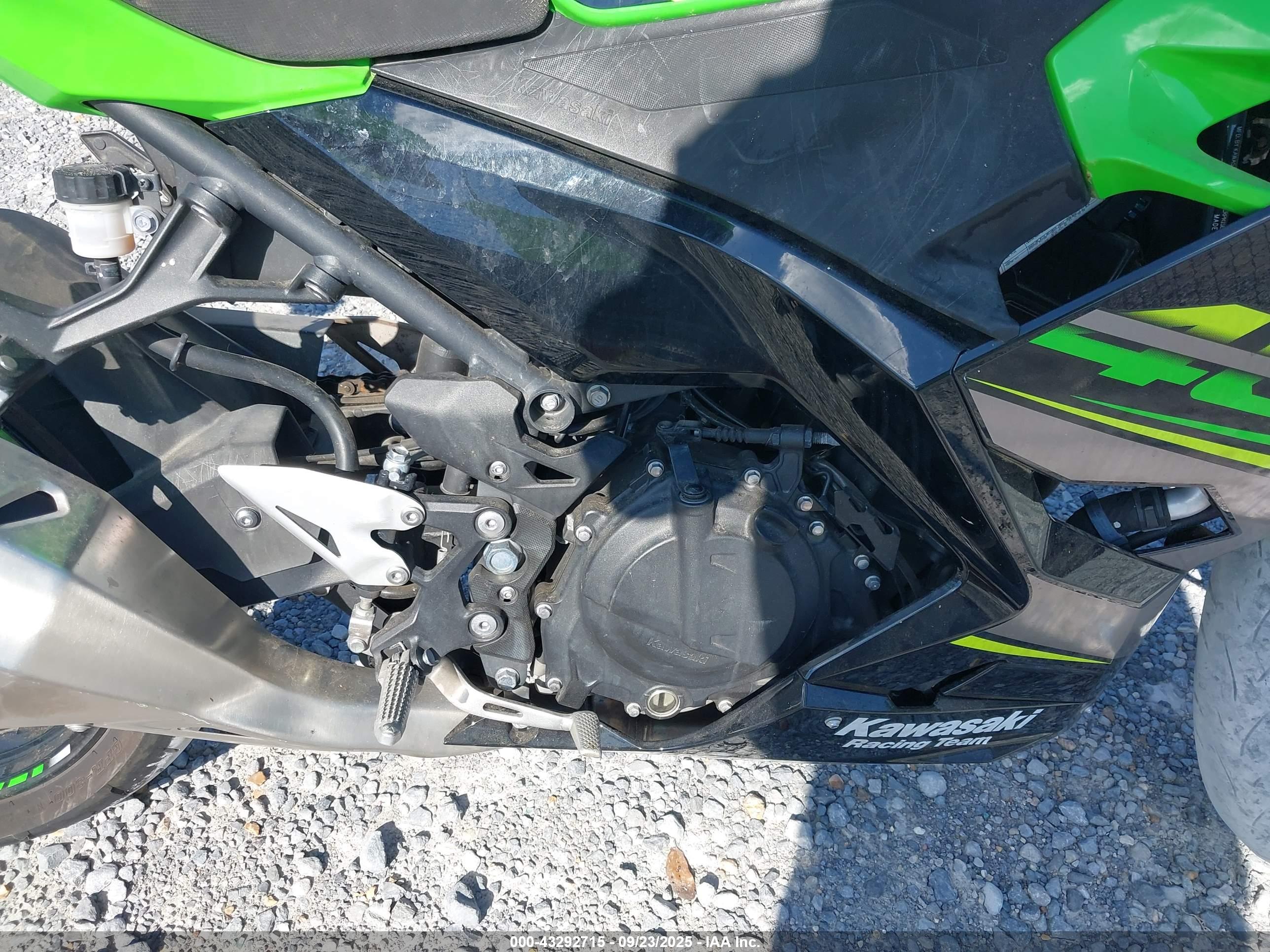 KAWASAKI EX400 image 8