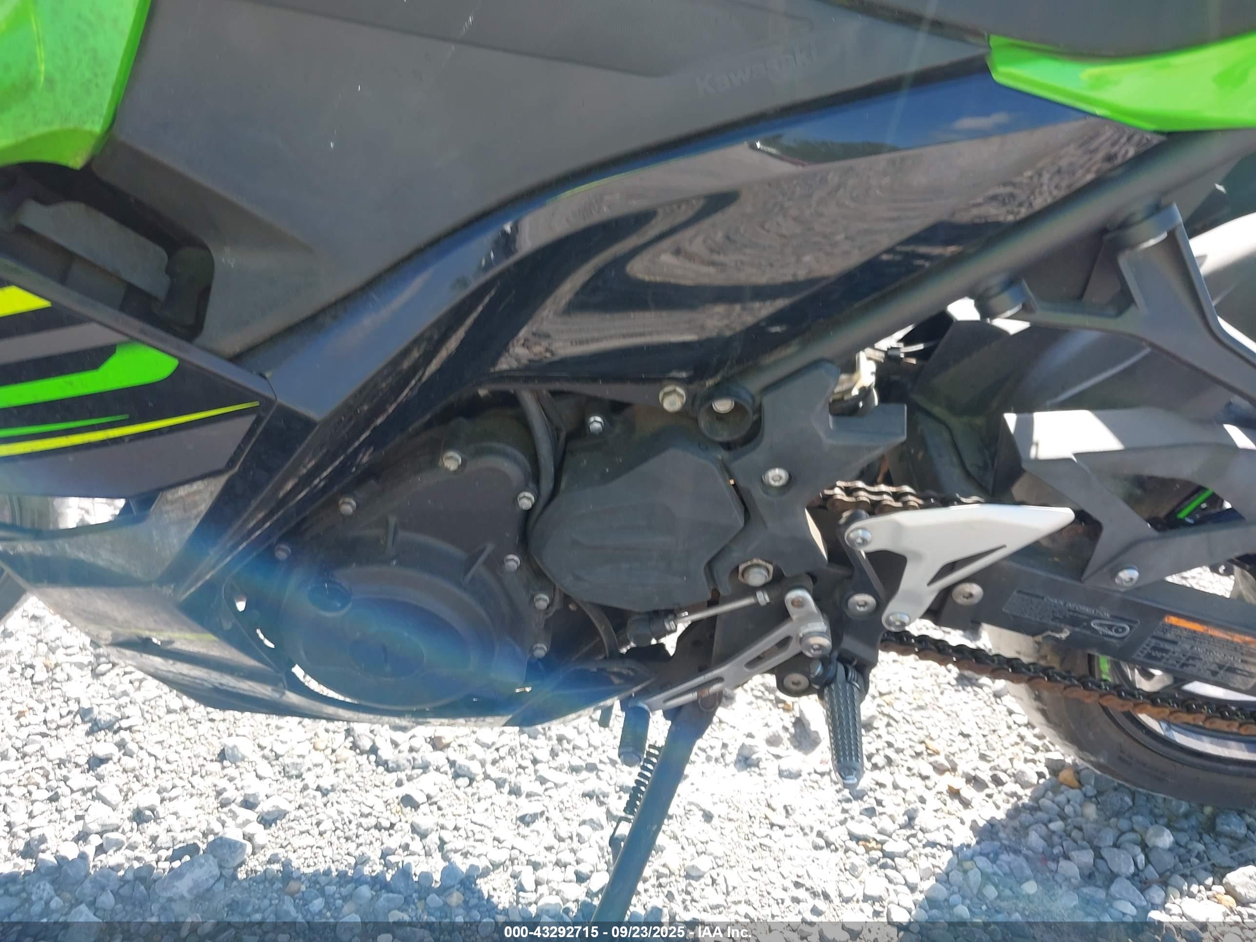 KAWASAKI EX400 image 9
