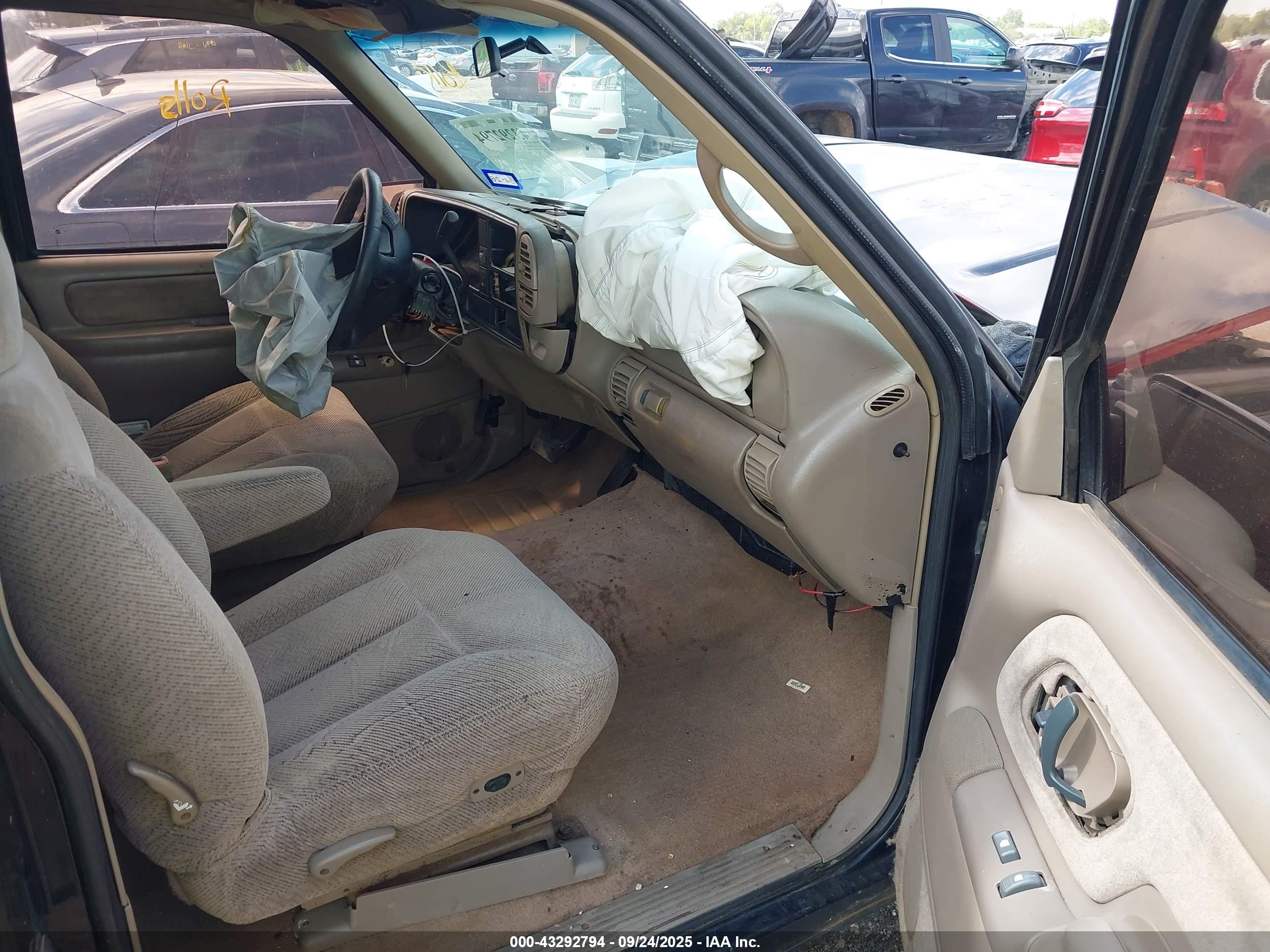 CHEVROLET C1500 image 5