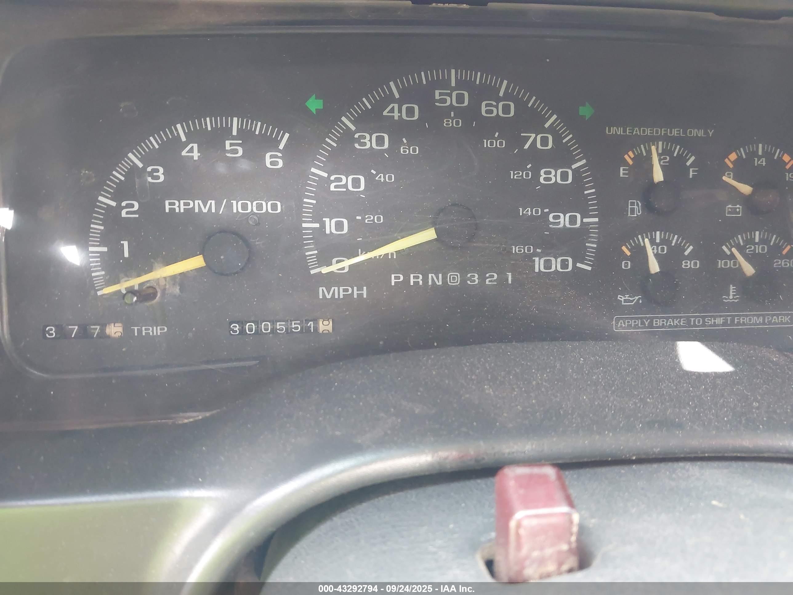 CHEVROLET C1500 image 7