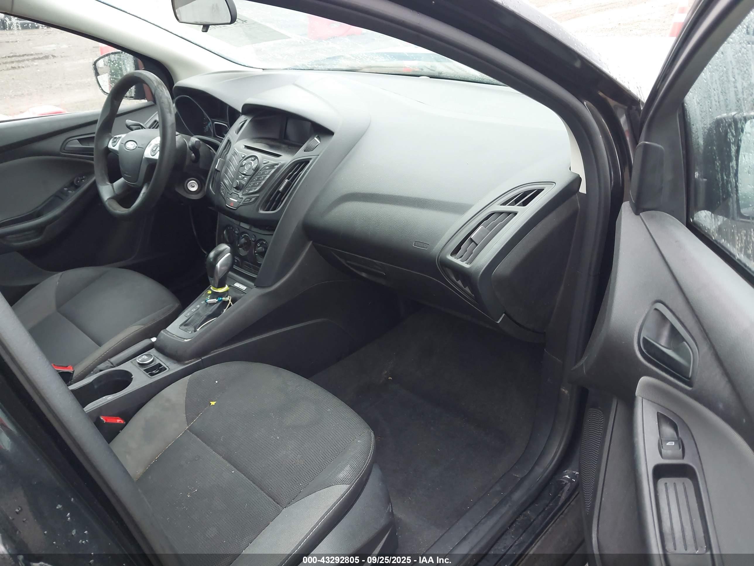 FORD FOCUS image 5