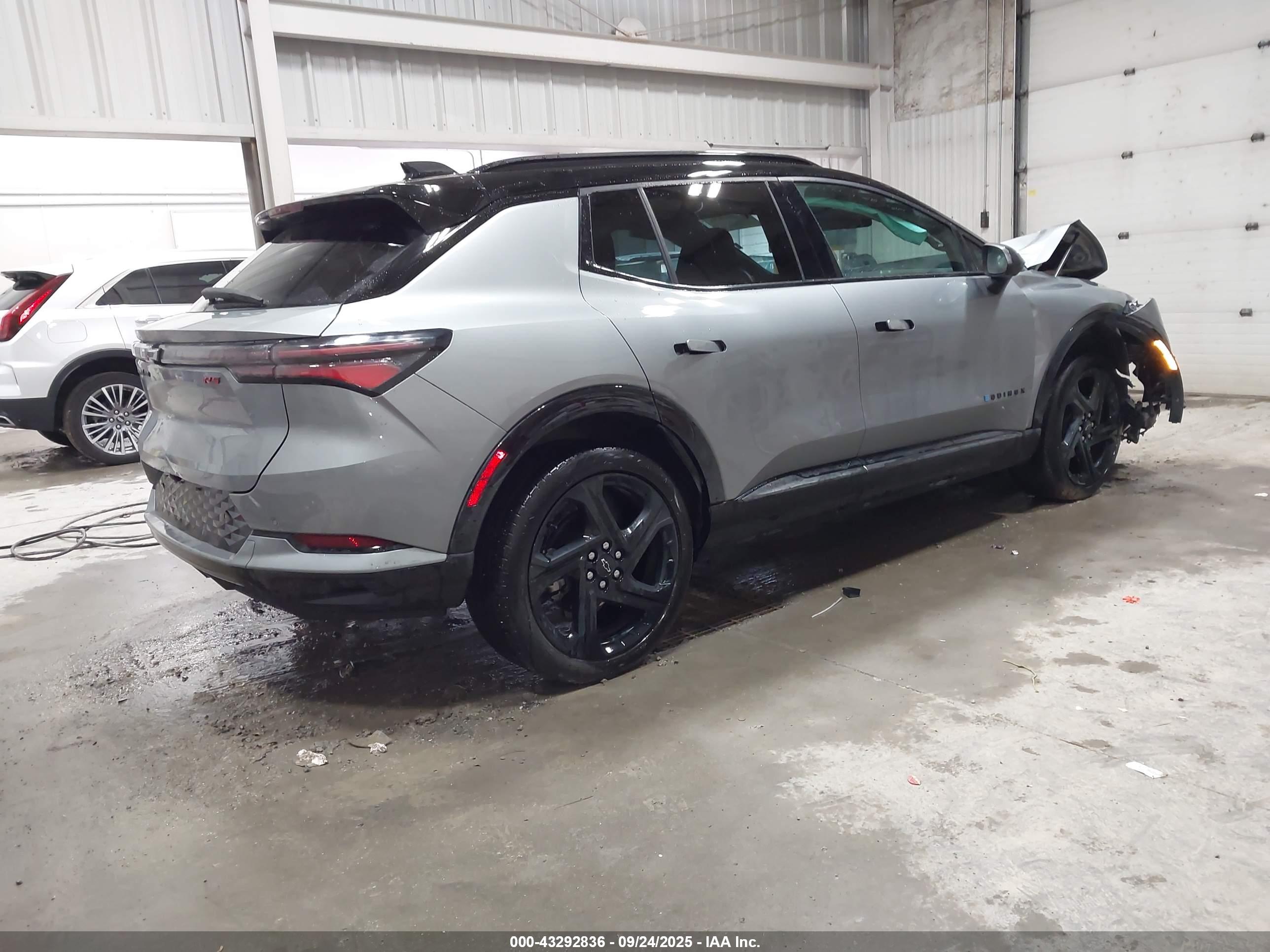 CHEVROLET EQUINOX image 4