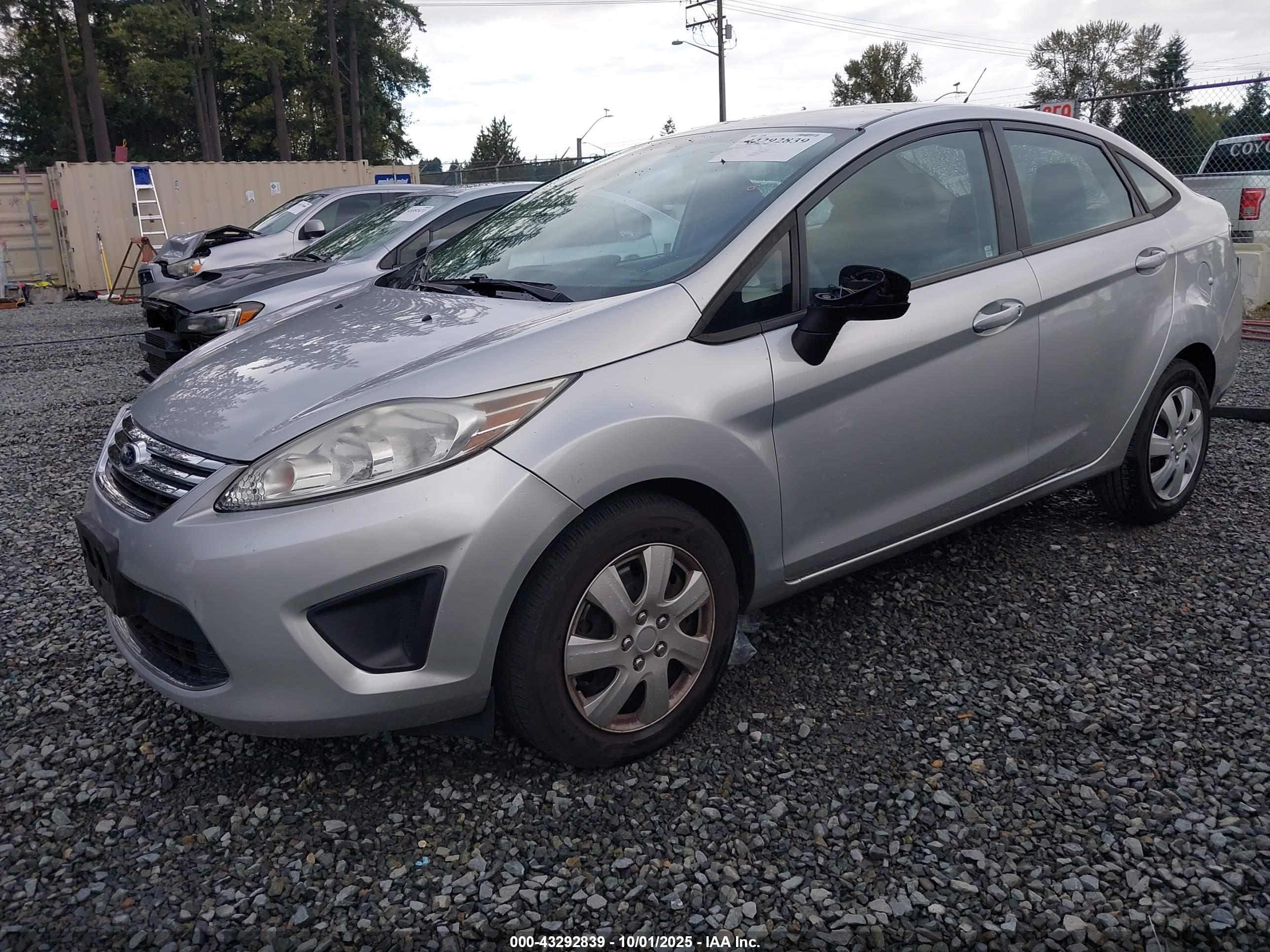 FORD FIESTA image 2