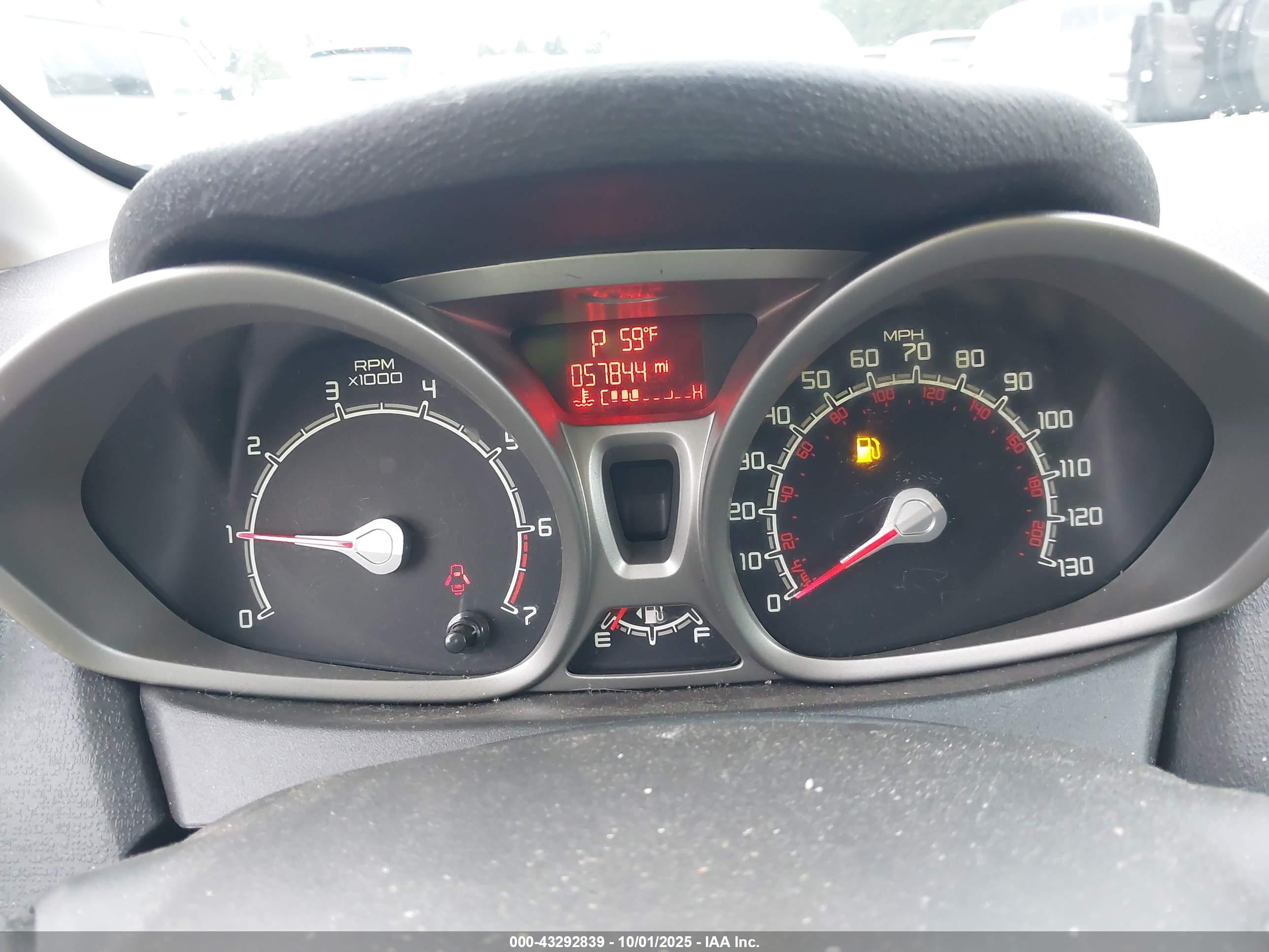 FORD FIESTA image 7