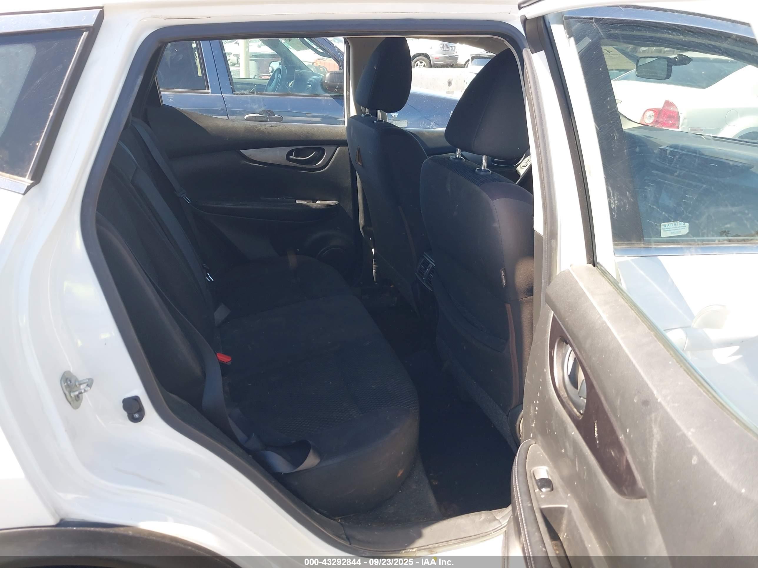 NISSAN ROGUE image 8