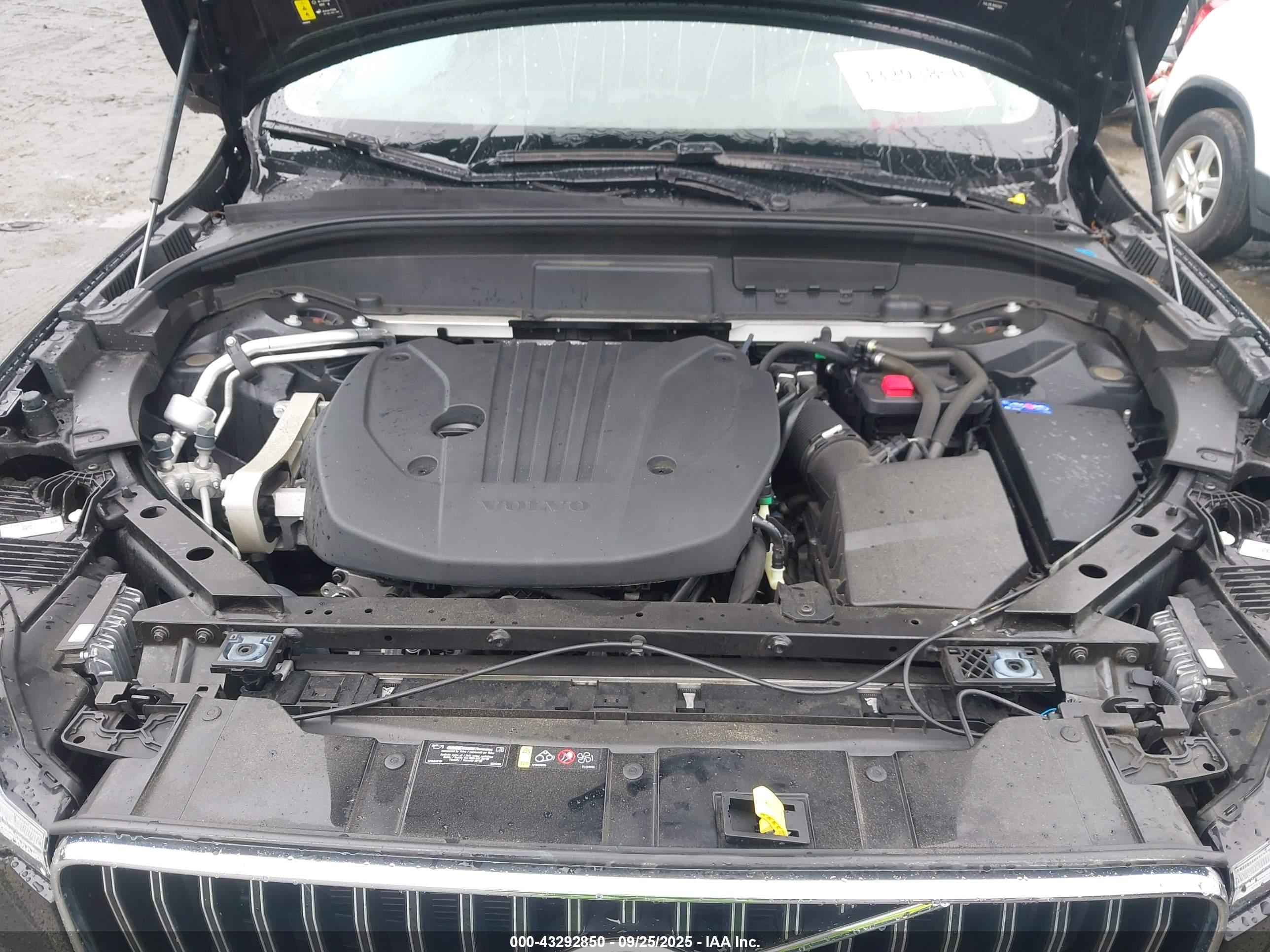 VOLVO XC60 image 10